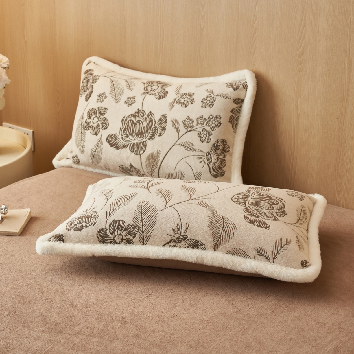 91家纺网 家纺一手货源 找家纺 晨曦家纺 2025新款兔毛包边雕花琅花牛奶绒四件套复古高级感轻奢 黛丝