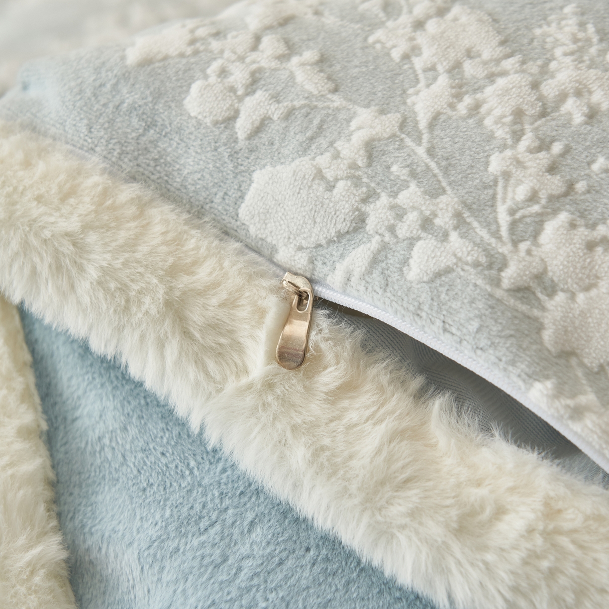 91家纺网 家纺一手货源 找家纺 晨曦家纺 2025新款兔毛包边雕花琅花牛奶绒四件套复古高级感轻奢 花枝