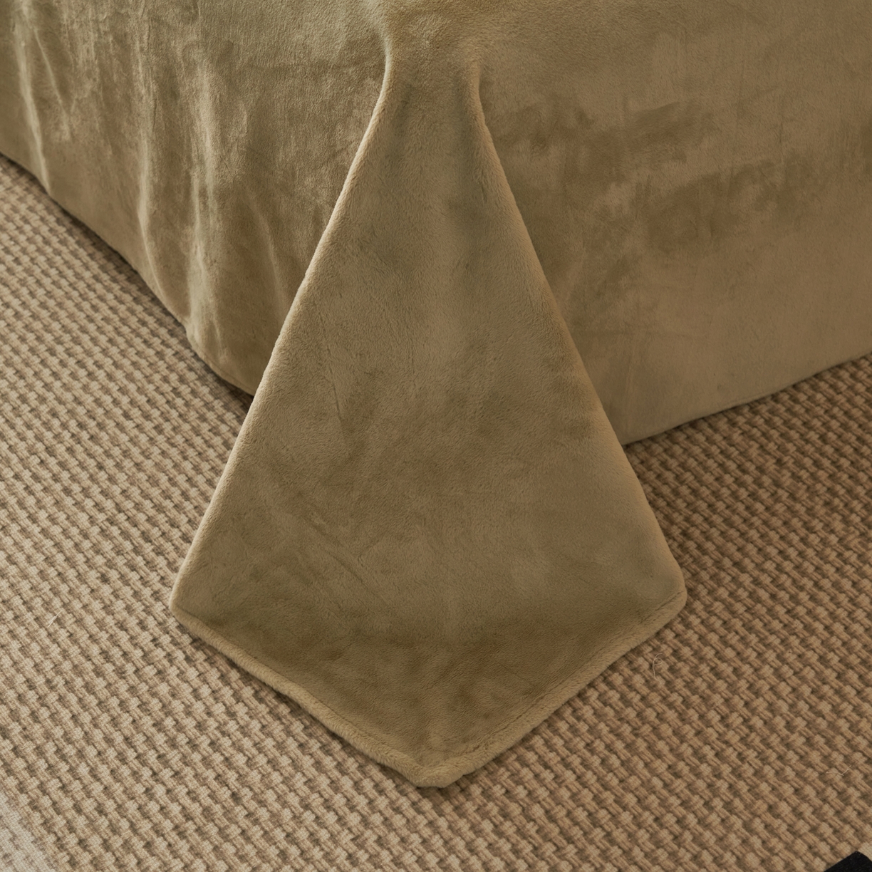 91家纺网 家纺一手货源 找家纺 晨曦家纺 2025新款兔毛包边雕花琅花牛奶绒四件套复古高级感轻奢 梦香