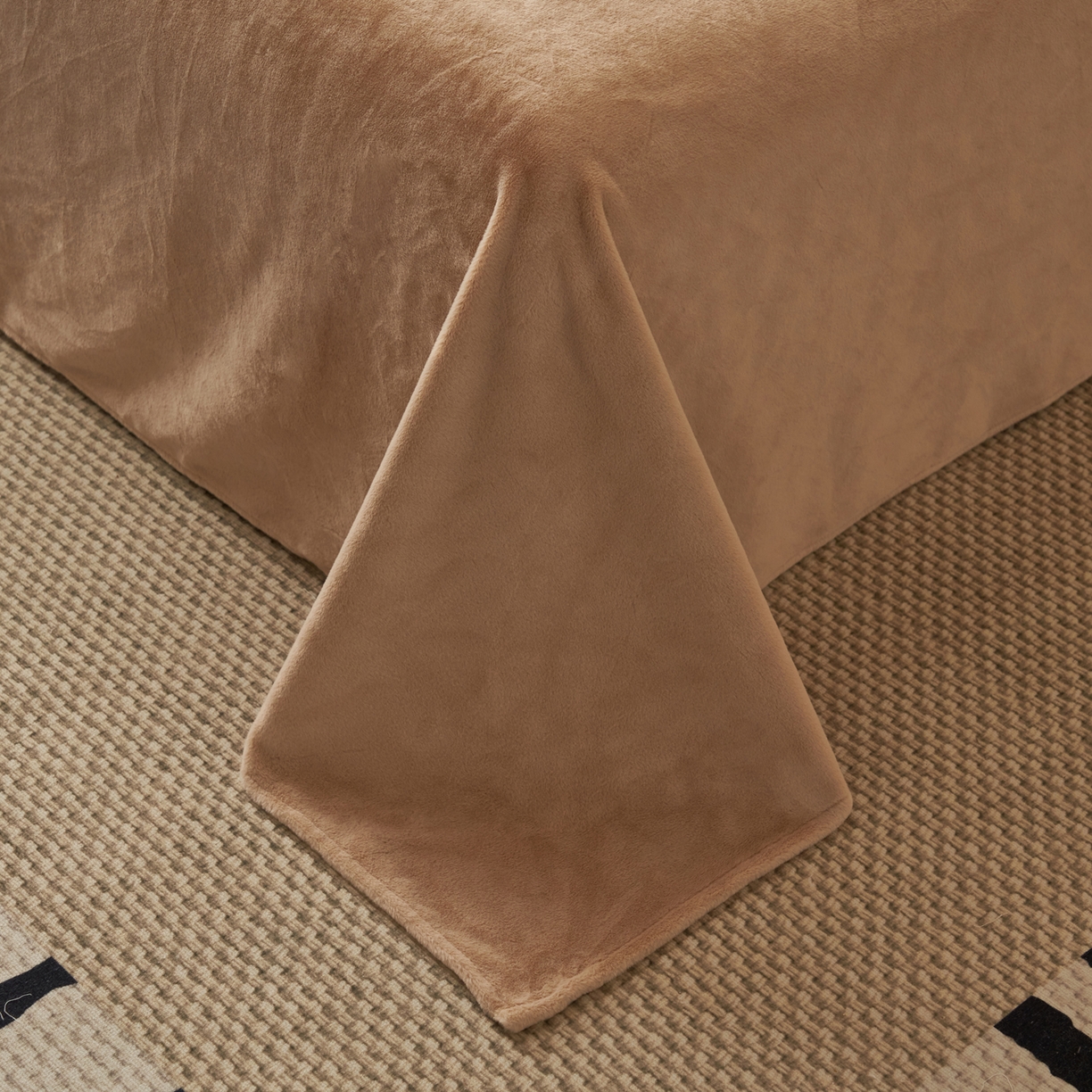 91家纺网 家纺一手货源 找家纺 晨曦家纺 2025新款兔毛包边雕花琅花牛奶绒四件套复古高级感轻奢 爱伦娜