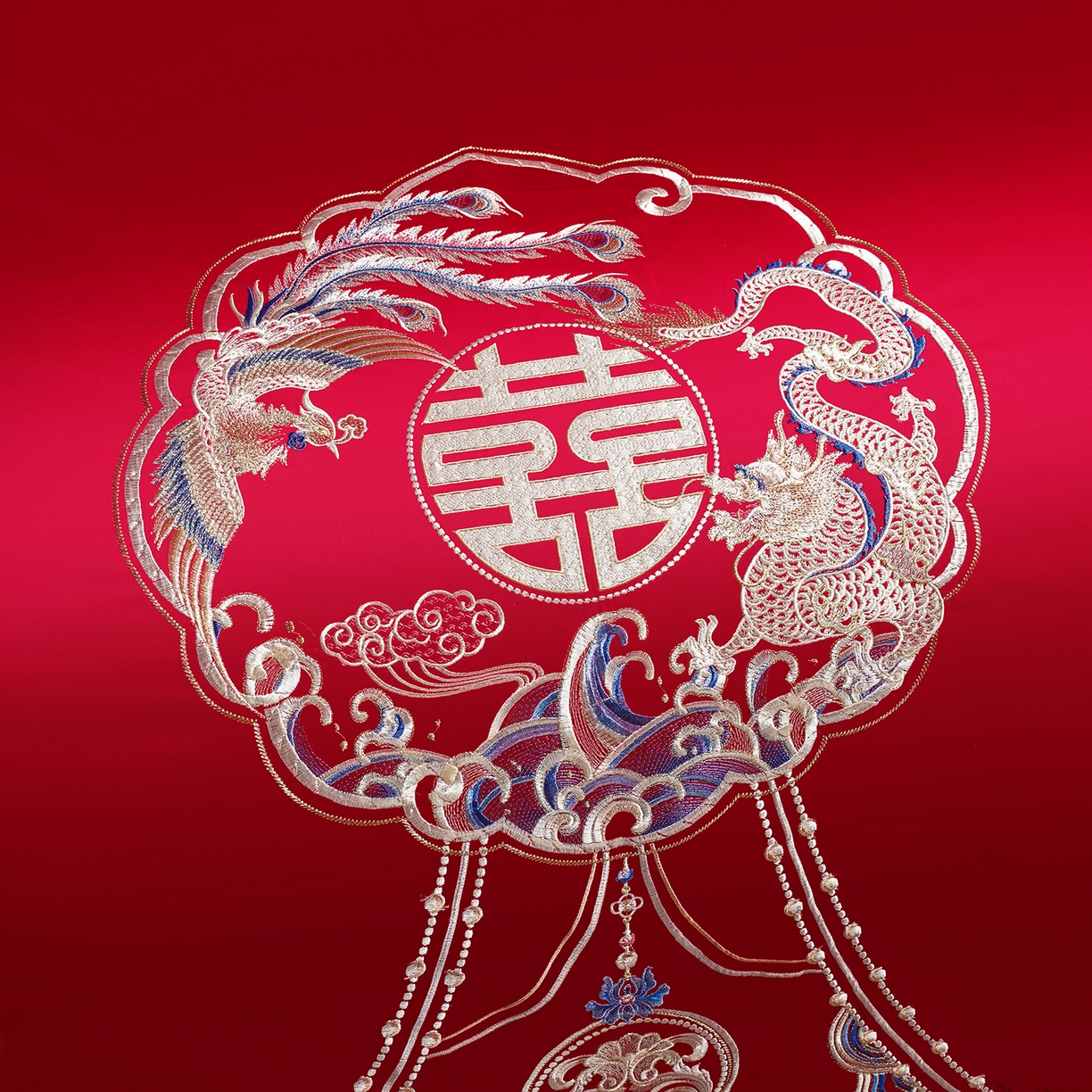 91家纺网 家纺一手货源 找家纺 置顶家纺 2025新款新中式婚庆亲肤刺绣四件套 招财龙凤-大红