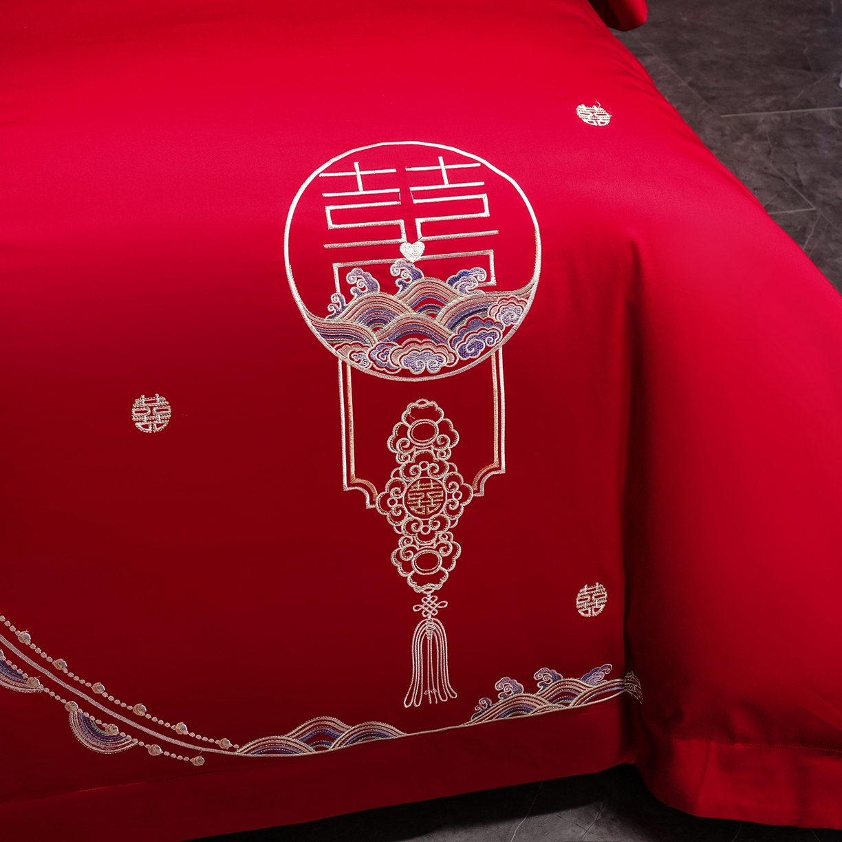 91家纺网 家纺一手货源 找家纺 置顶家纺 2025新款新中式婚庆亲肤刺绣四件套 招财龙凤-大红