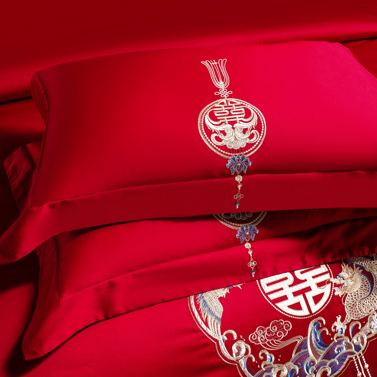 91家纺网 家纺一手货源 找家纺 置顶家纺 2025新款新中式婚庆亲肤刺绣四件套 招财龙凤-大红