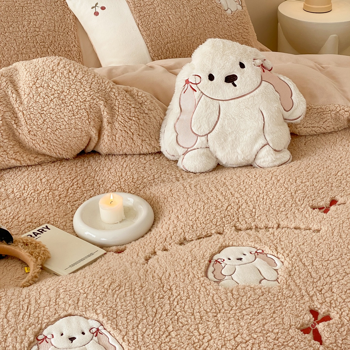 91家纺网 家纺一手货源 找家纺 （总）MIU缪家居 2025新款A版兔毛B版牛奶绒四件套-呆萌兔