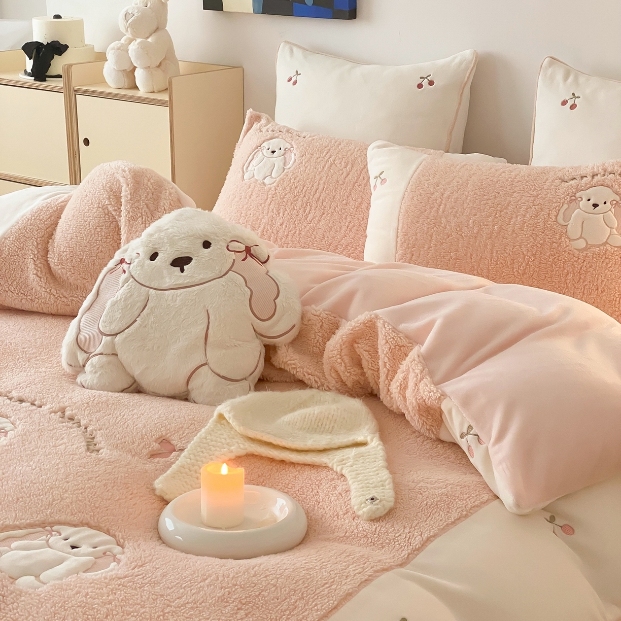 91家纺网 家纺一手货源 找家纺 MIU缪家居 2025新款A版兔毛B版牛奶绒四件套-呆萌兔 呆萌兔-玉粉