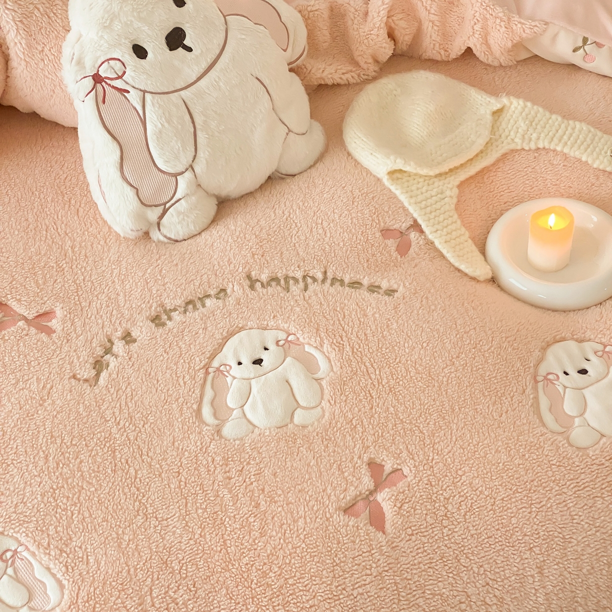 91家纺网 家纺一手货源 找家纺 MIU缪家居 2025新款A版兔毛B版牛奶绒四件套-呆萌兔 呆萌兔-玉粉