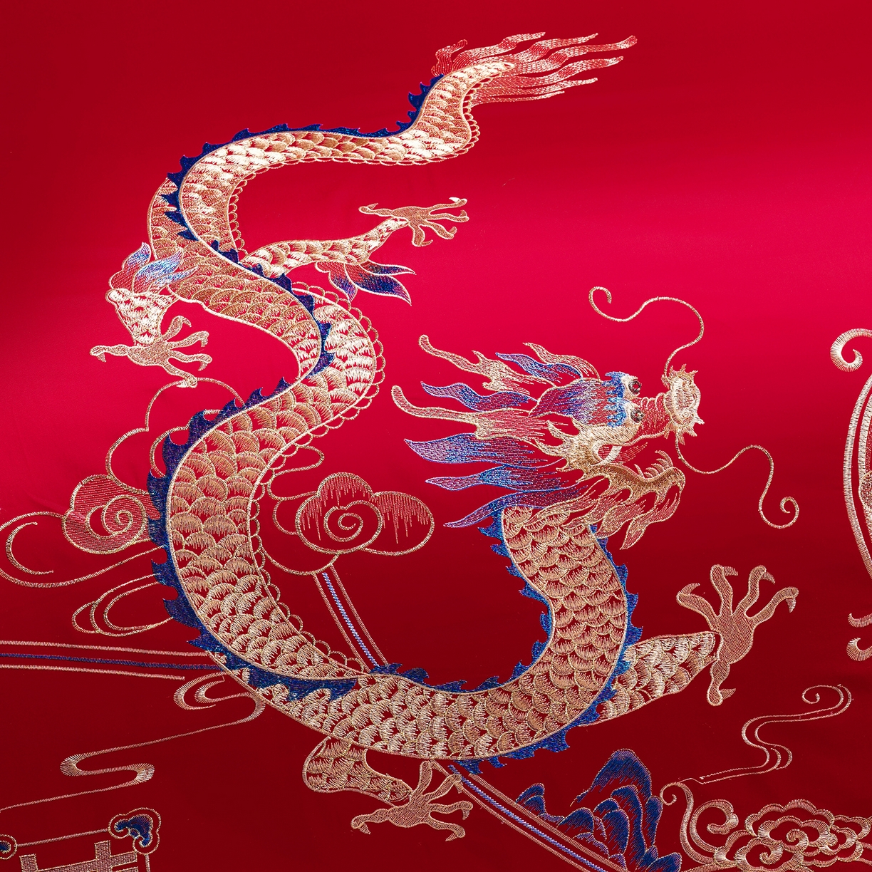 91家纺网 家纺一手货源 找家纺 置顶家纺 2025新款新中式婚庆亲肤刺绣四件套 至尊龙凤-大红