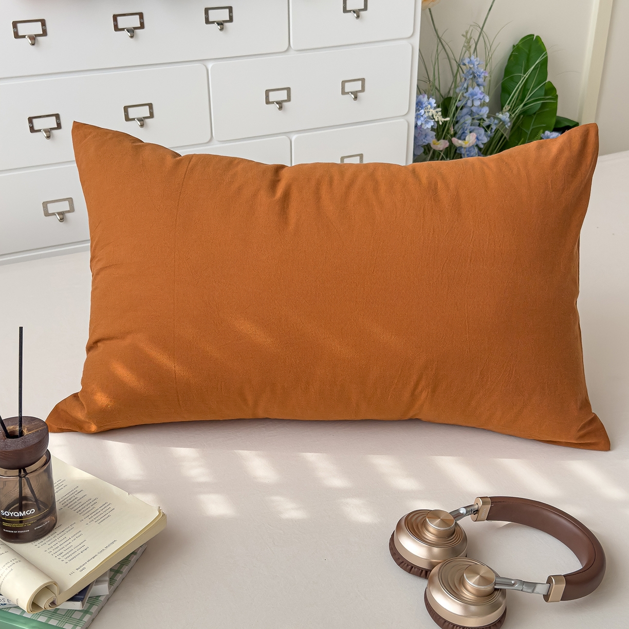 91家纺网 家纺一手货源 找家纺 对白 2025新款全棉色织水洗棉单品枕套 焦糖