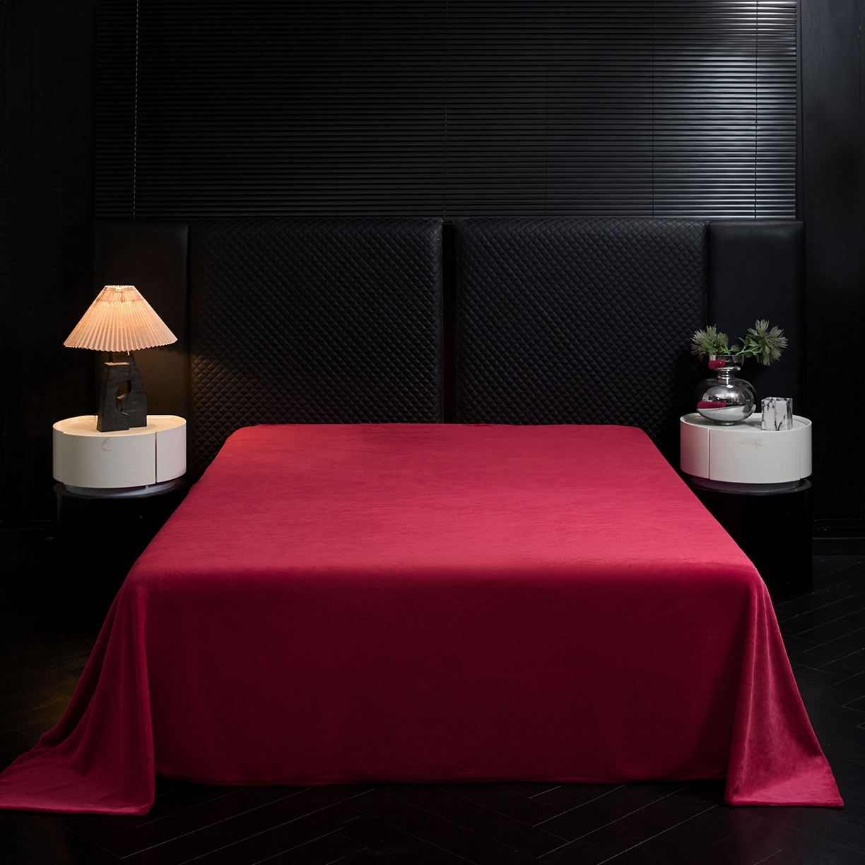 91家纺网 家纺一手货源 找家纺 （总）控价 2025新款 床盖款240克全消光A类刺绣牛奶绒四件套-赫本