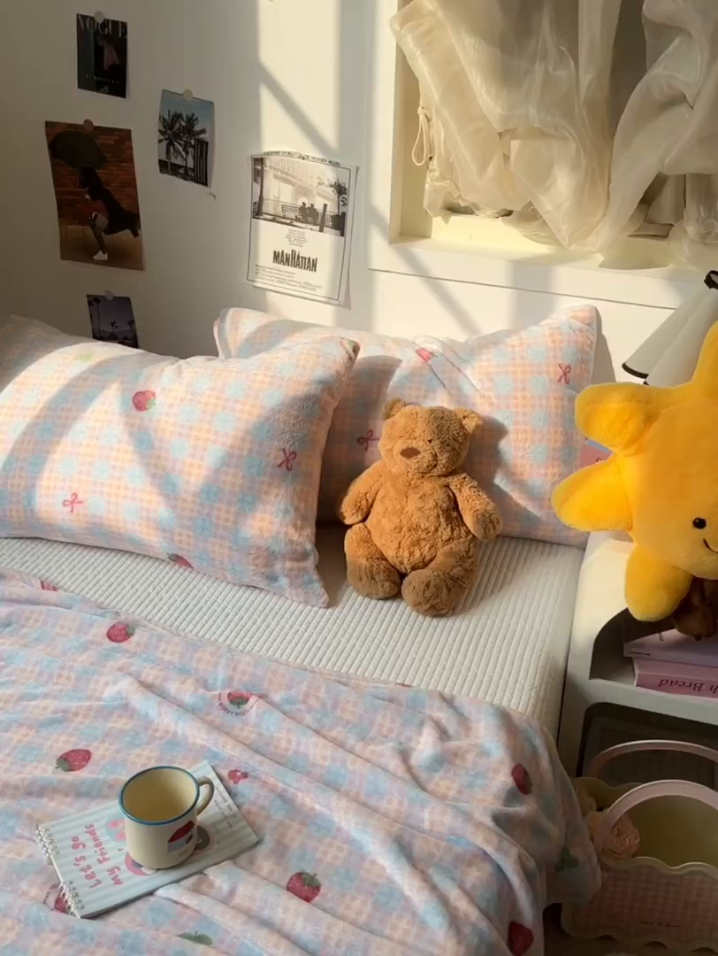 91家纺网 家纺一手货源 找家纺 韩巢家纺 2025新款四季可用牛奶绒多功能毛毯 草莓奶茶