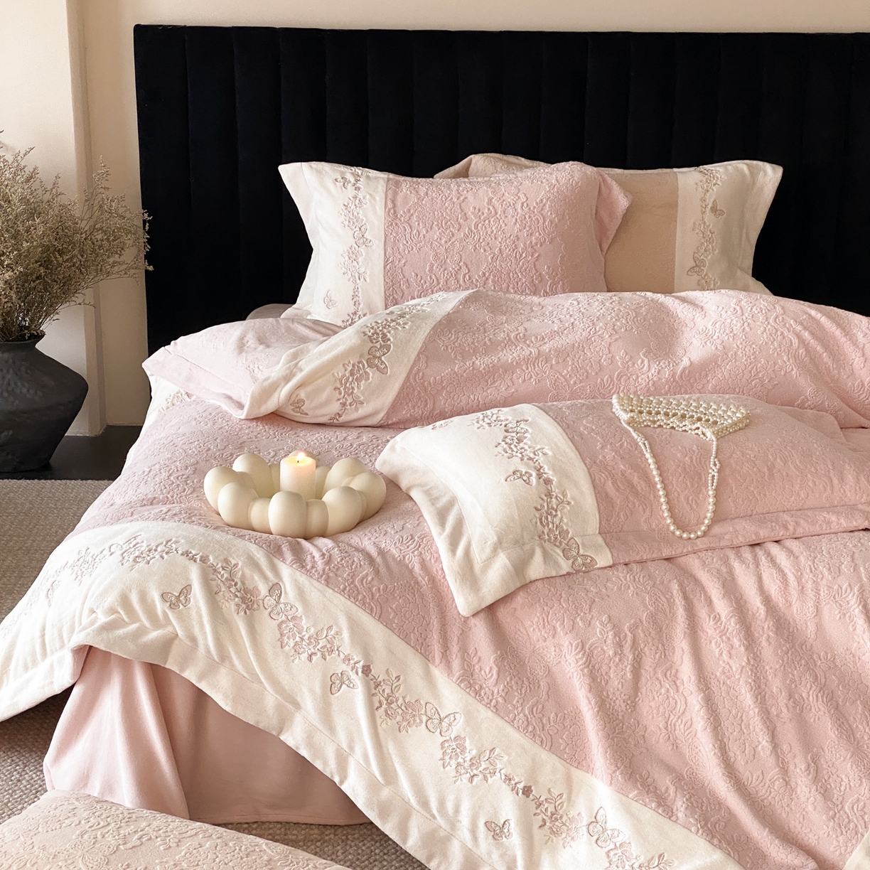 91家纺网 家纺一手货源 找家纺 （总）MIU缪家居 2025新款雕花牛奶绒四件套-爱莉薇