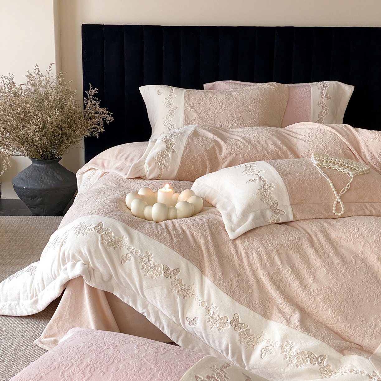 MIU缪家居 2025新款雕花牛奶绒四件套-爱莉薇 爱莉薇-奶茶色