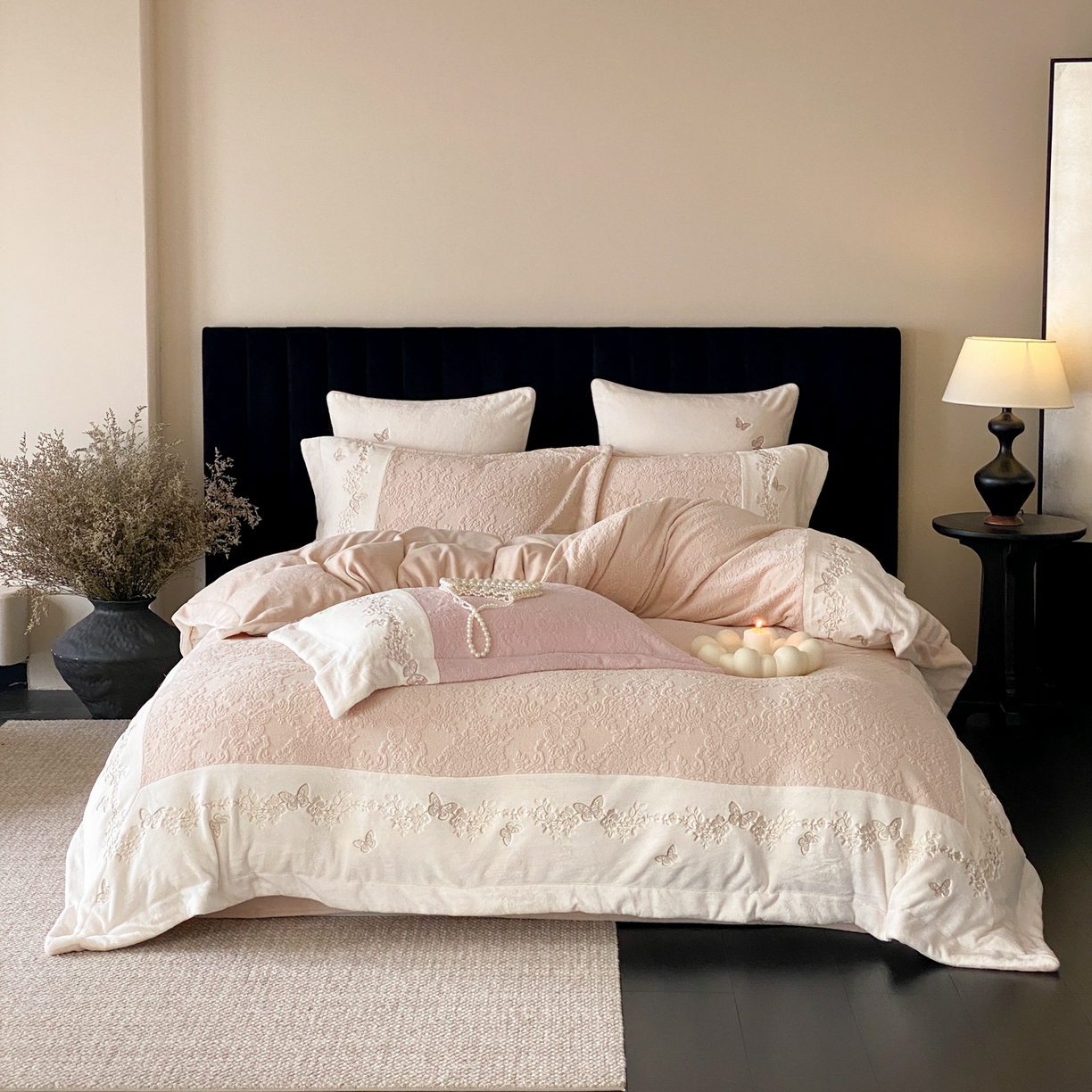 91家纺网 家纺一手货源 找家纺 MIU缪家居 2025新款雕花牛奶绒四件套-爱莉薇 爱莉薇-奶茶色