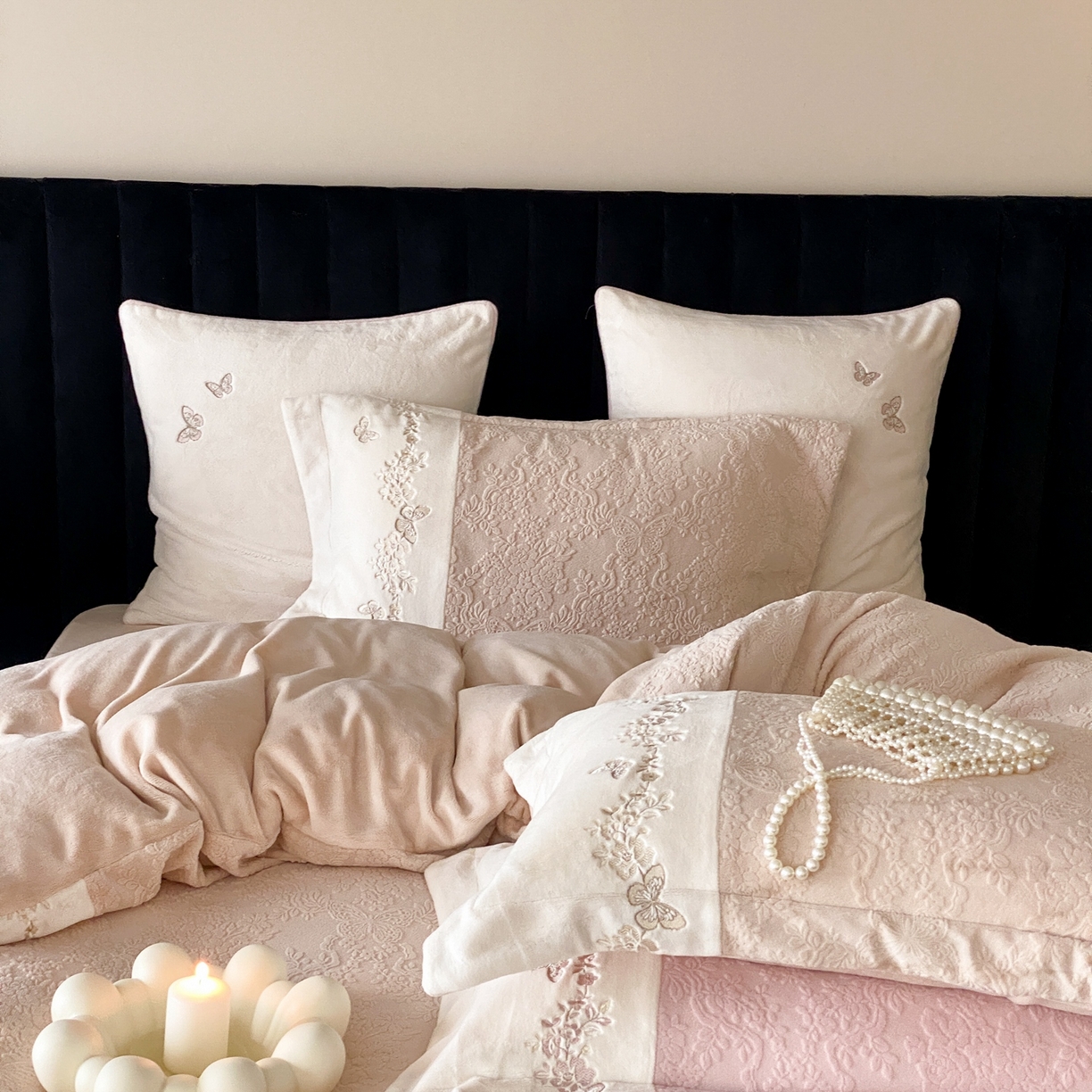 91家纺网 家纺一手货源 找家纺 MIU缪家居 2025新款雕花牛奶绒四件套-爱莉薇 爱莉薇-奶茶色