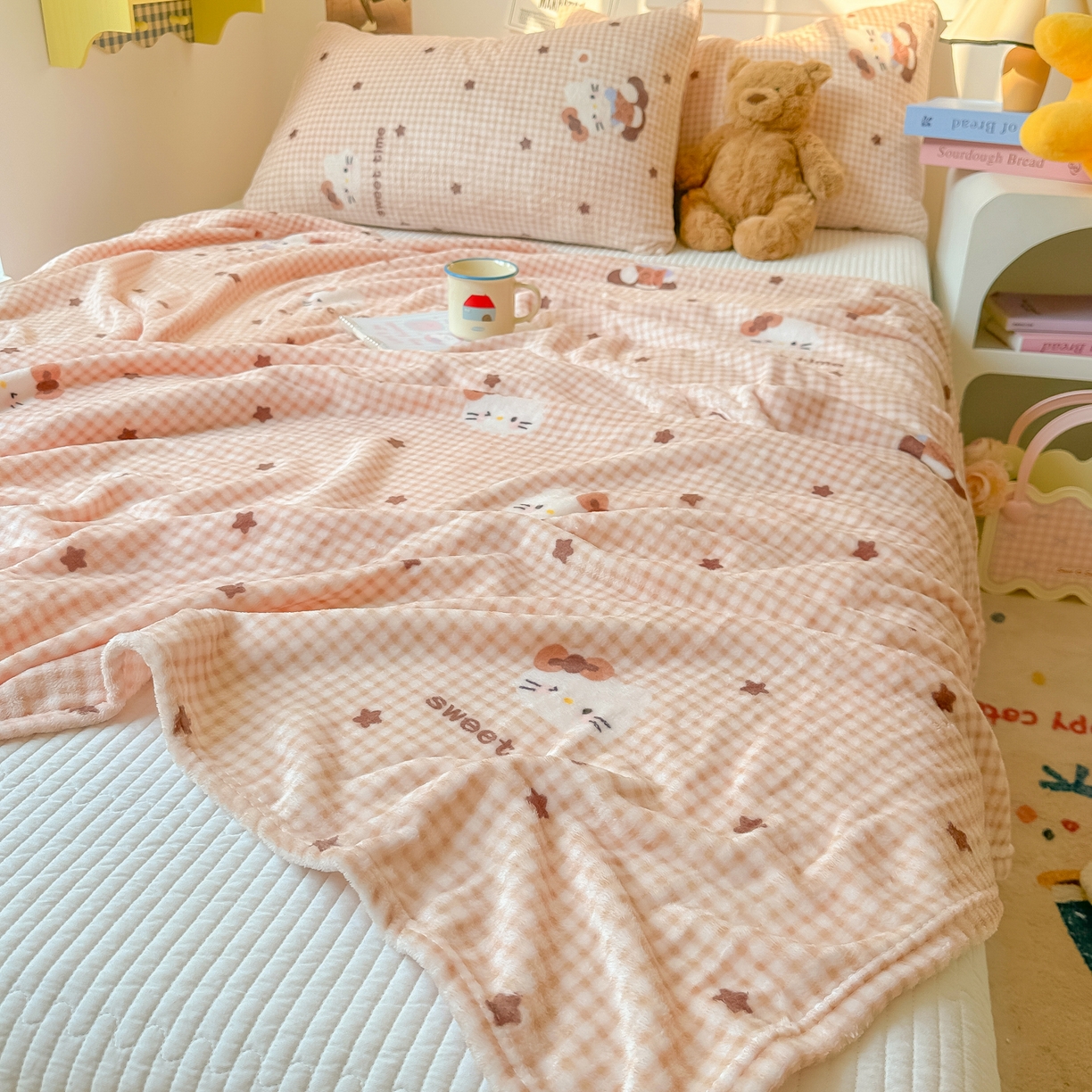 91家纺网 家纺一手货源 找家纺 韩巢家纺 2025新款四季可用牛奶绒多功能毛毯 咖星小猫