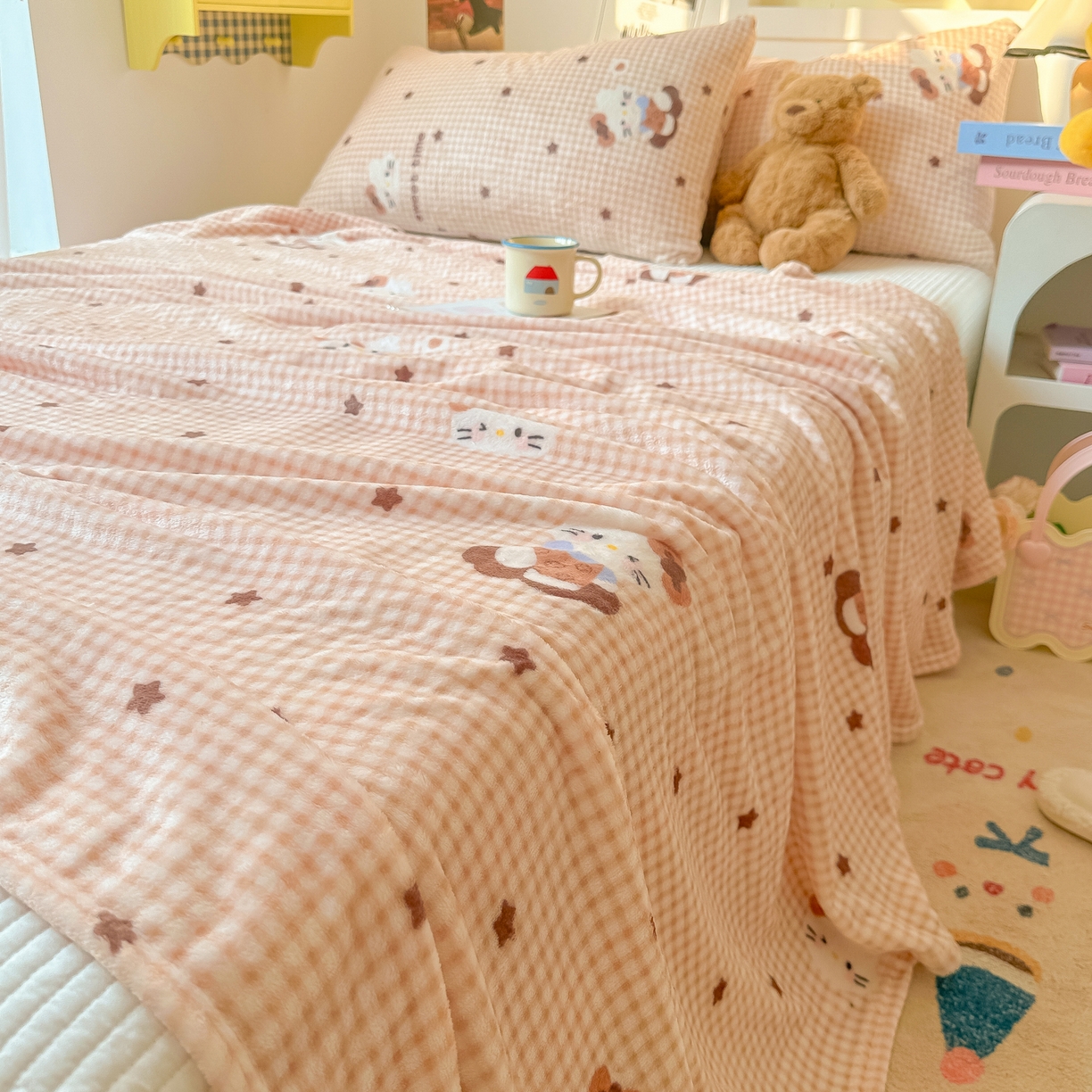 91家纺网 家纺一手货源 找家纺 韩巢家纺 2025新款四季可用牛奶绒多功能毛毯 咖星小猫