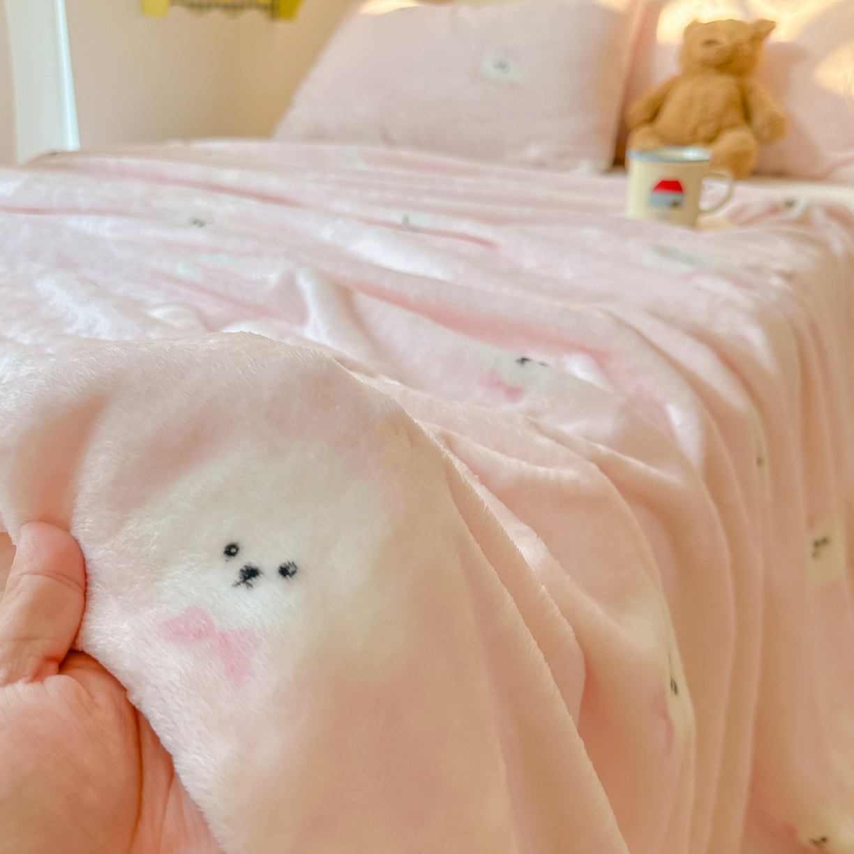 91家纺网 家纺一手货源 找家纺 韩巢家纺 2025新款四季可用牛奶绒多功能毛毯 可爱狗头-粉