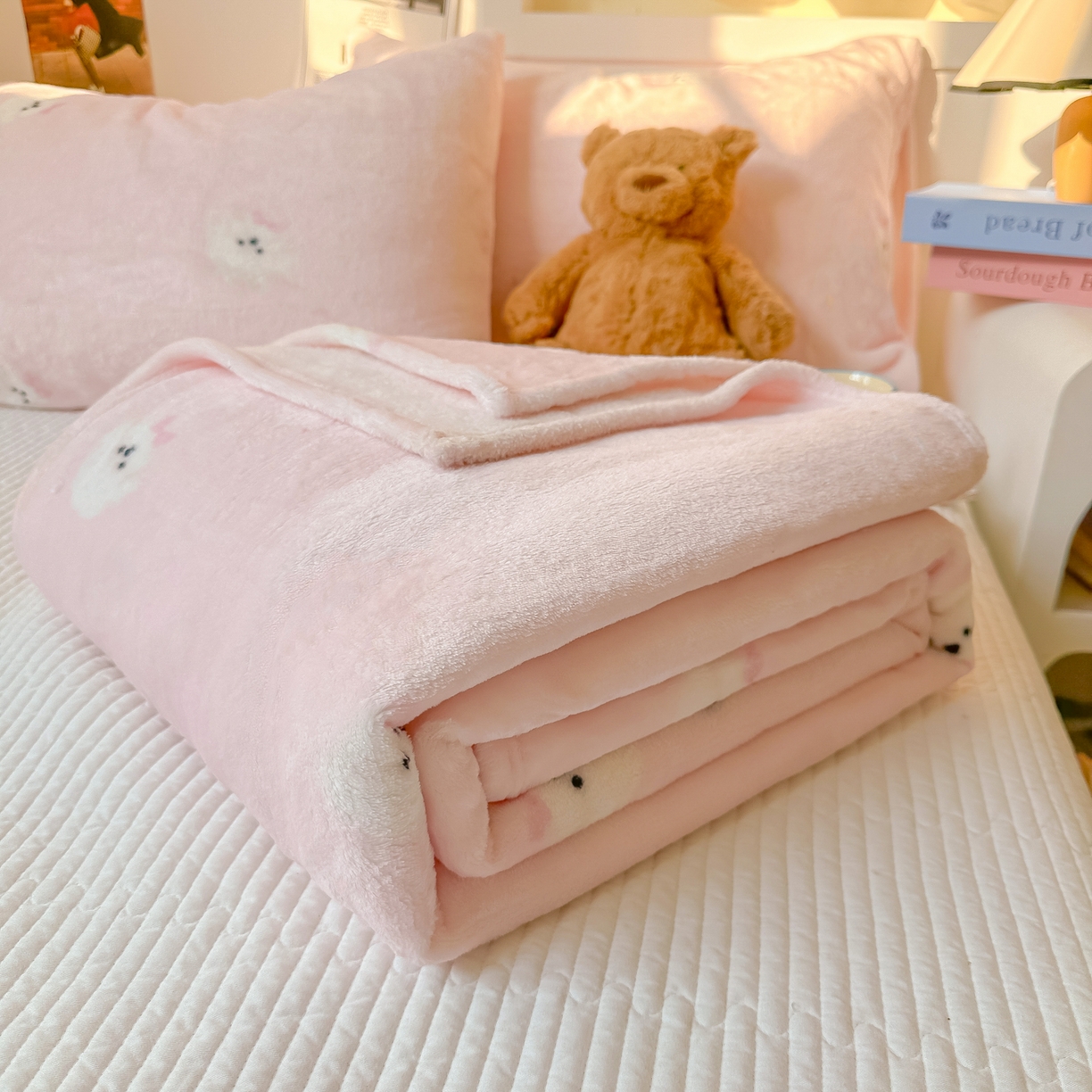 91家纺网 家纺一手货源 找家纺 韩巢家纺 2025新款四季可用牛奶绒多功能毛毯 可爱狗头-粉