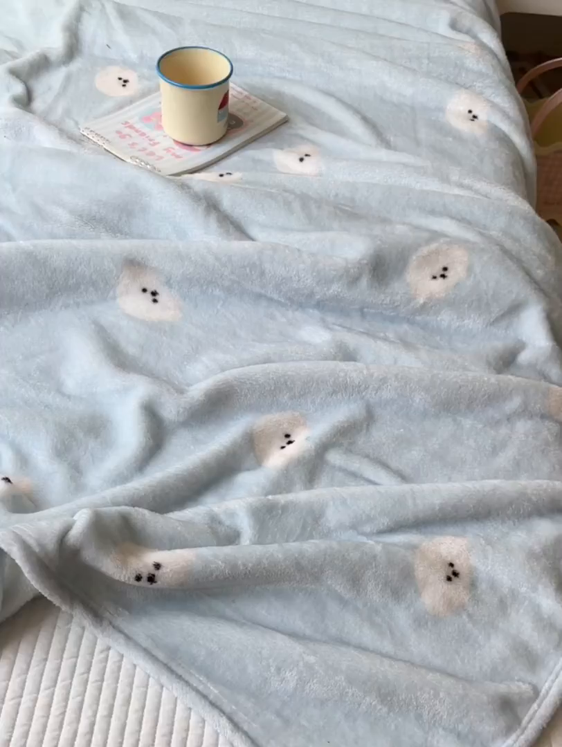 91家纺网 家纺一手货源 找家纺 韩巢家纺 2025新款四季可用牛奶绒多功能毛毯 可爱狗头-蓝