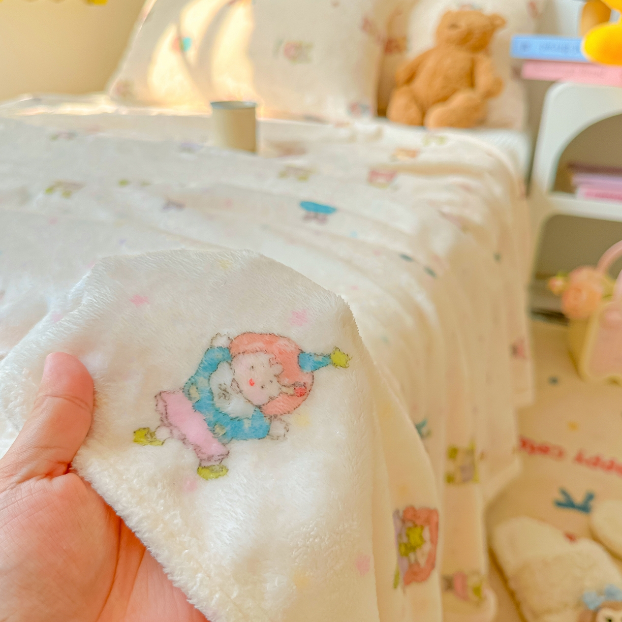 91家纺网 家纺一手货源 找家纺 韩巢家纺 2025新款四季可用牛奶绒多功能毛毯 萌萌女孩