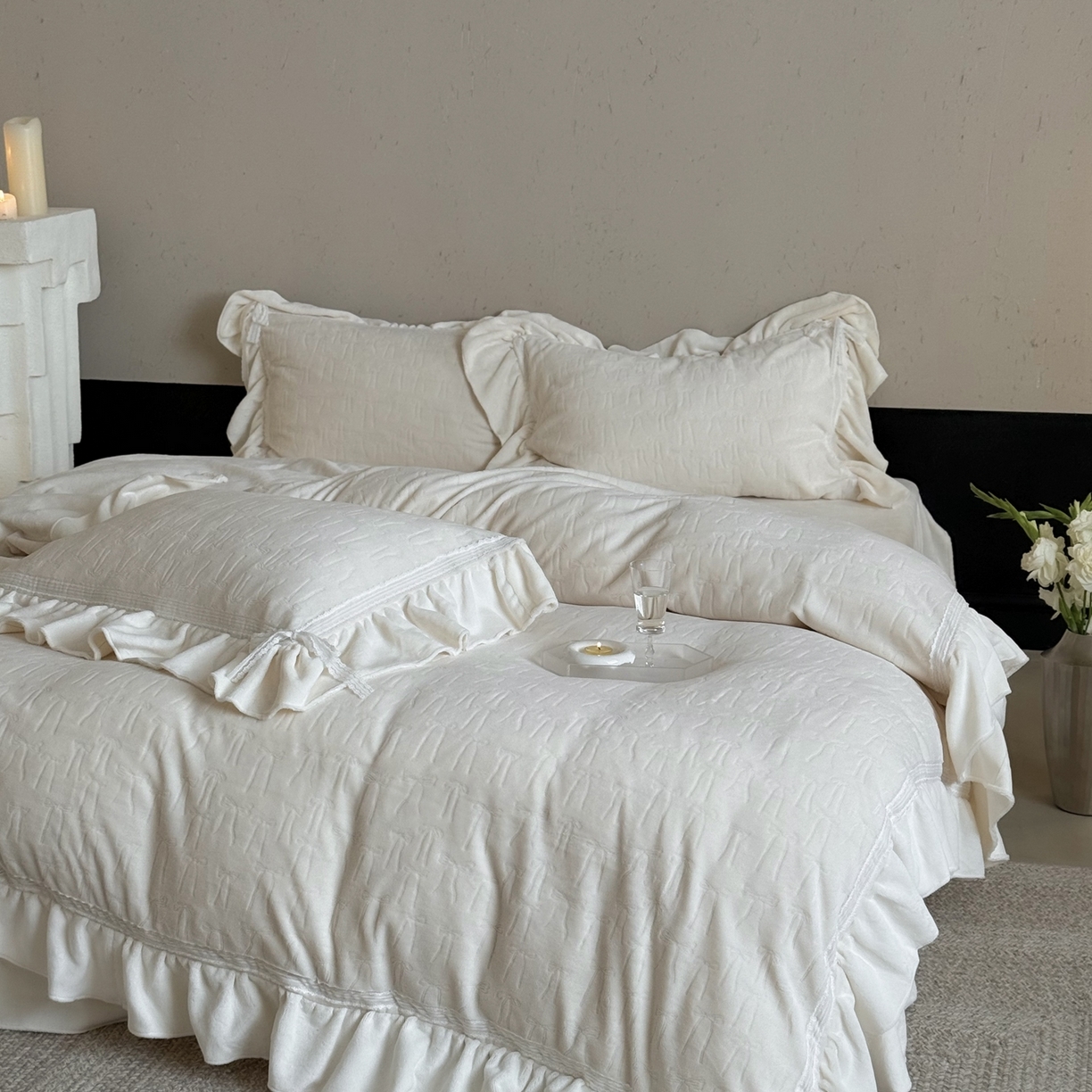 91家纺网 家纺一手货源 找家纺 （总）MIU缪家居 2025新款雕花牛奶绒四件套-薇薇安