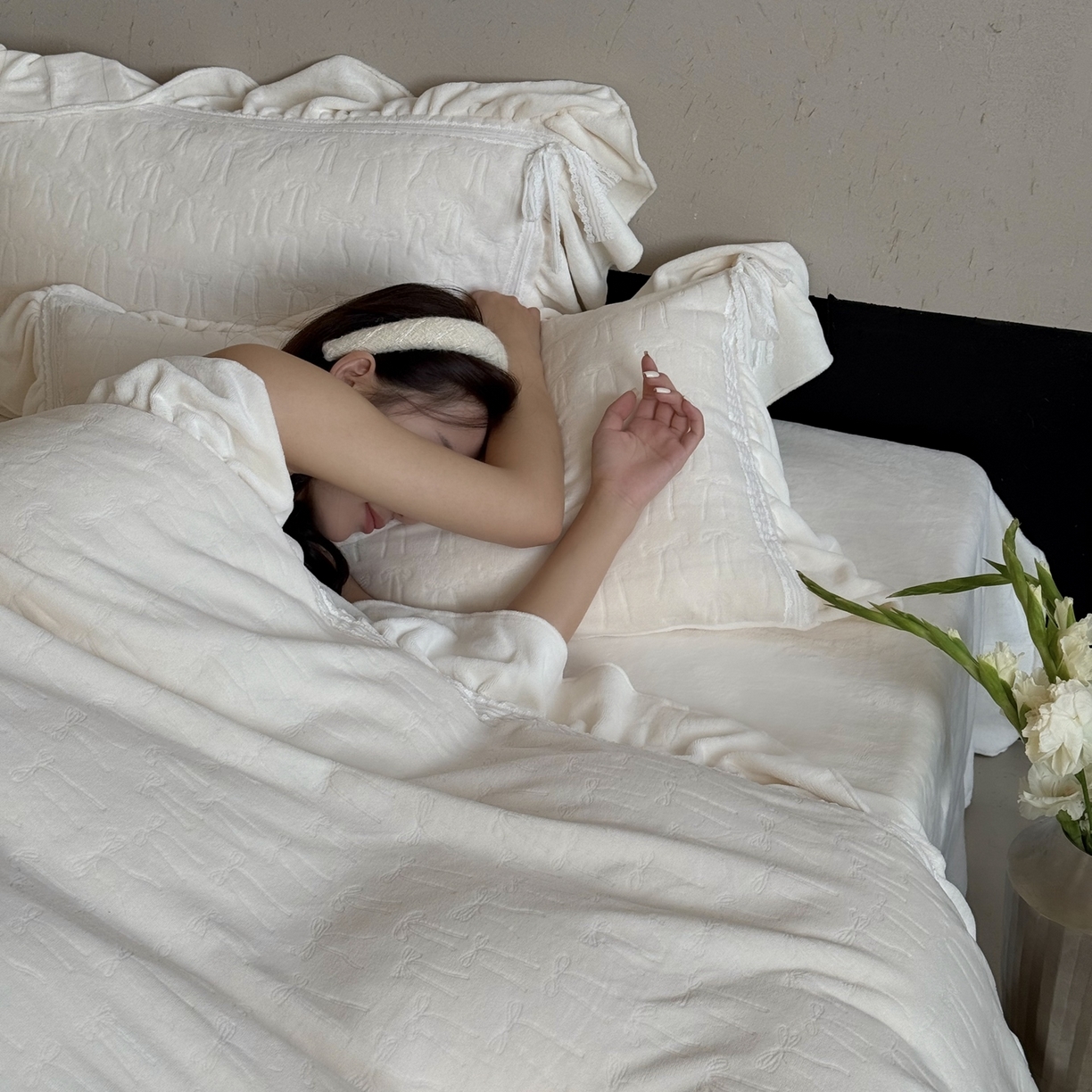 91家纺网 家纺一手货源 找家纺 （总）MIU缪家居 2025新款雕花牛奶绒四件套-薇薇安