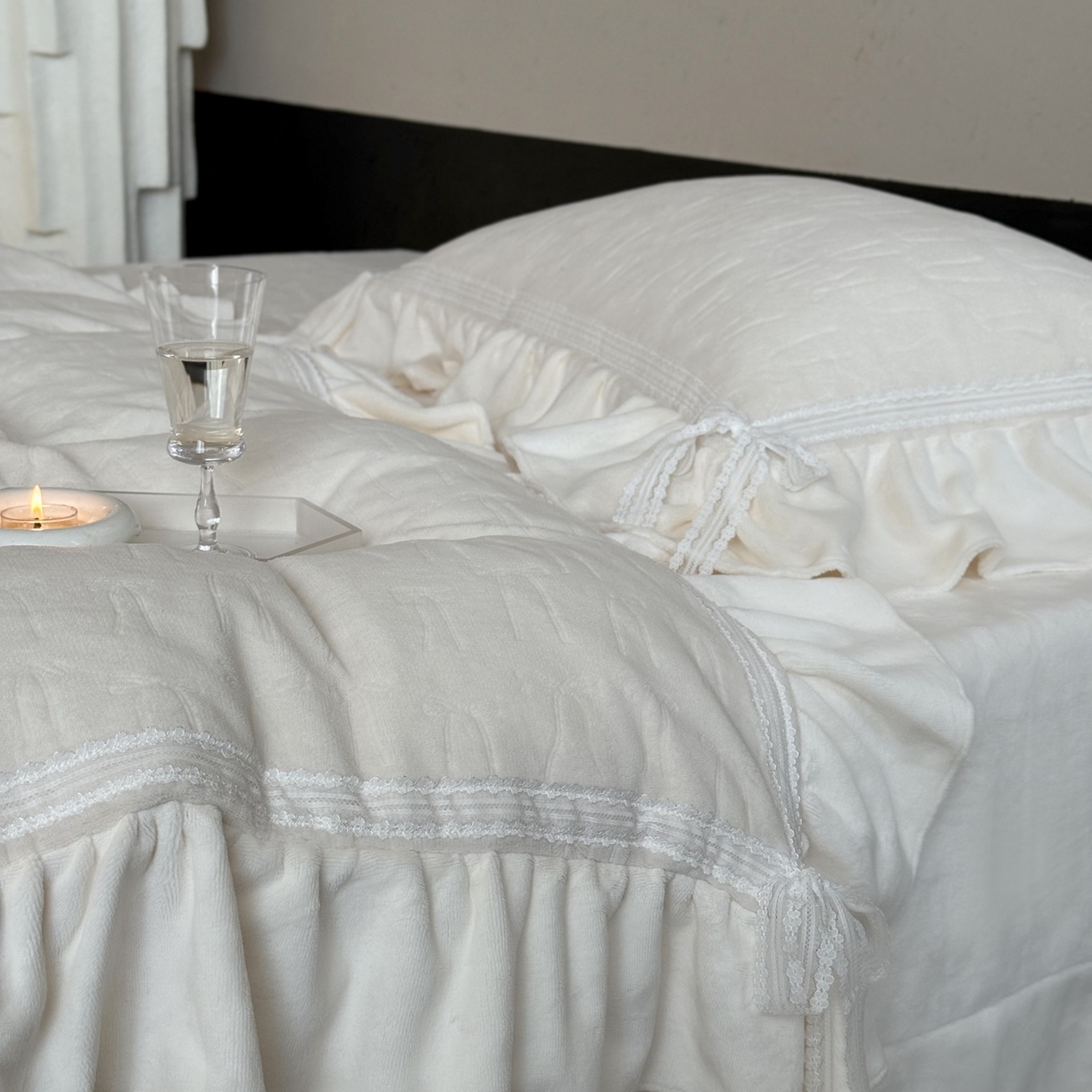 91家纺网 家纺一手货源 找家纺 （总）MIU缪家居 2025新款雕花牛奶绒四件套-薇薇安