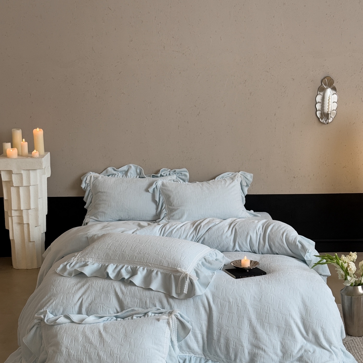 91家纺网 家纺一手货源 找家纺 MIU缪家居 2025新款雕花牛奶绒四件套-薇薇安 薇薇安-蓝