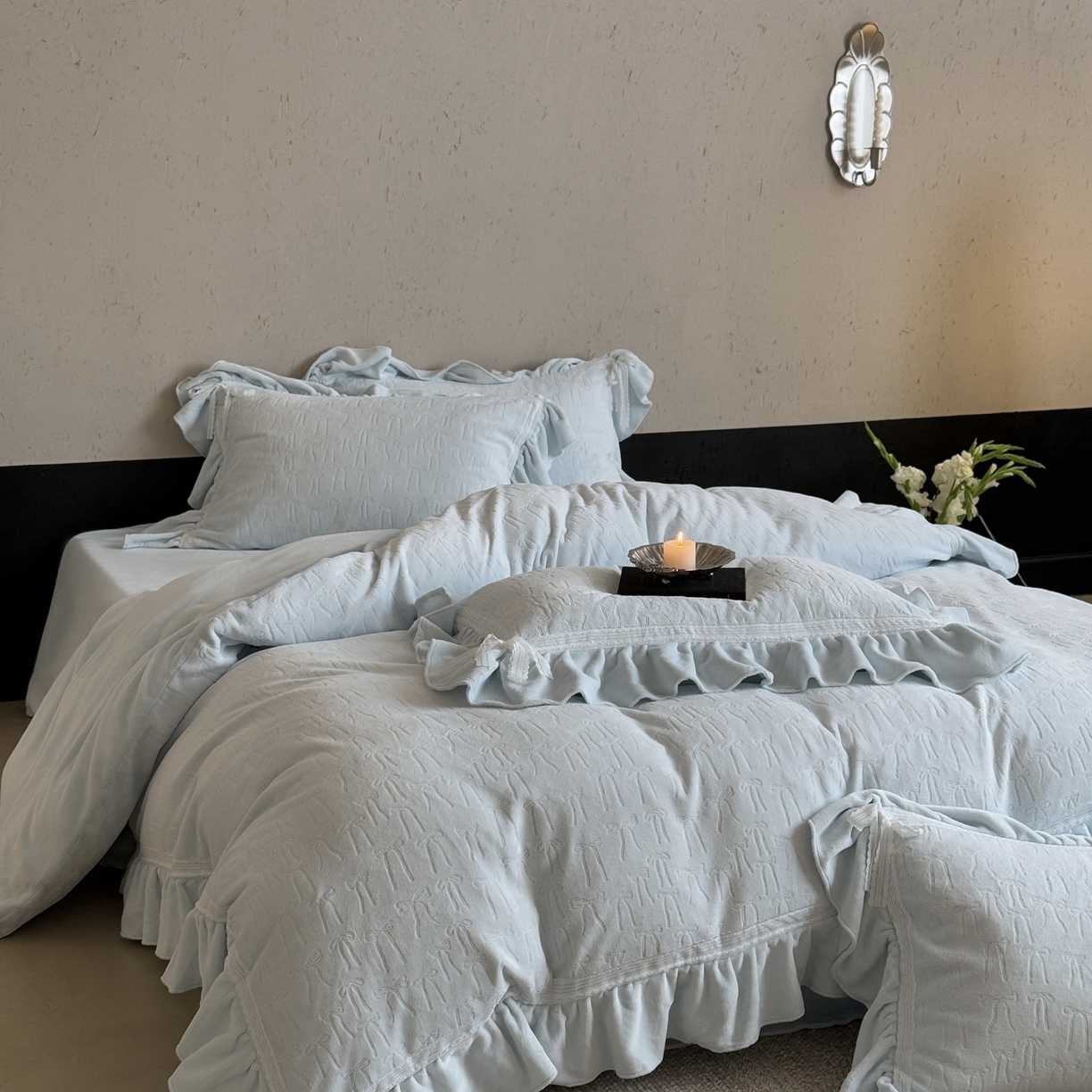 91家纺网 家纺一手货源 找家纺 MIU缪家居 2025新款雕花牛奶绒四件套-薇薇安 薇薇安-蓝