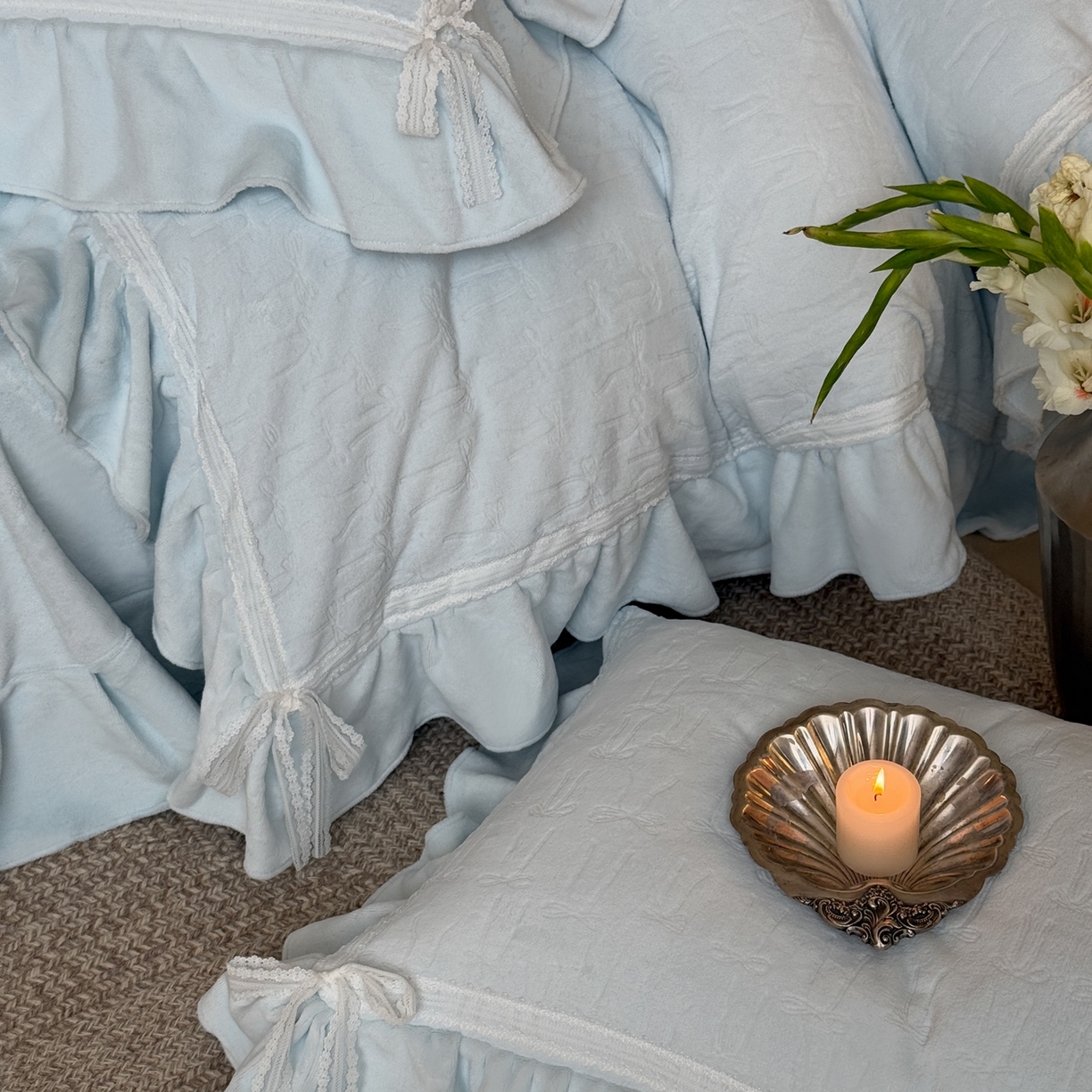 91家纺网 家纺一手货源 找家纺 MIU缪家居 2025新款雕花牛奶绒四件套-薇薇安 薇薇安-蓝