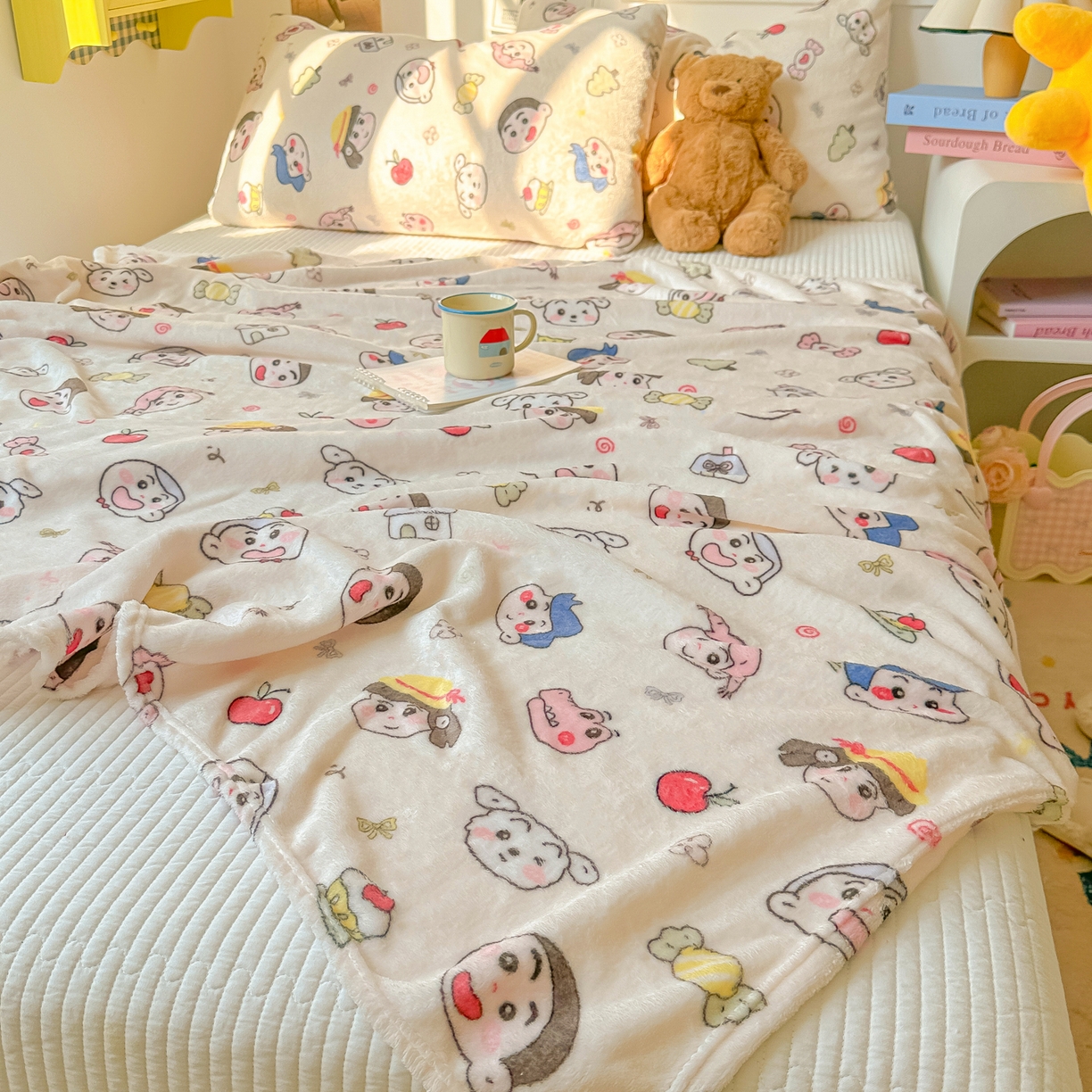 91家纺网 家纺一手货源 找家纺 韩巢家纺 2025新款四季可用牛奶绒多功能毛毯 糖果蜡笔