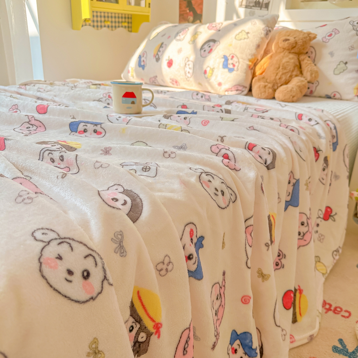 91家纺网 家纺一手货源 找家纺 韩巢家纺 2025新款四季可用牛奶绒多功能毛毯 糖果蜡笔