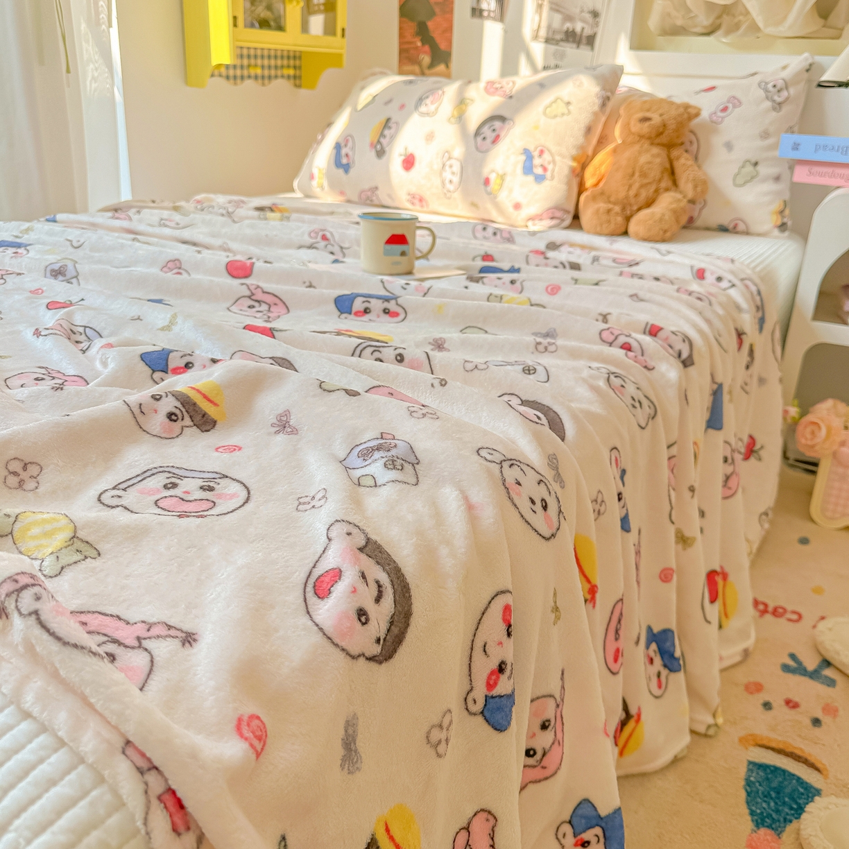 91家纺网 家纺一手货源 找家纺 韩巢家纺 2025新款四季可用牛奶绒多功能毛毯 糖果蜡笔