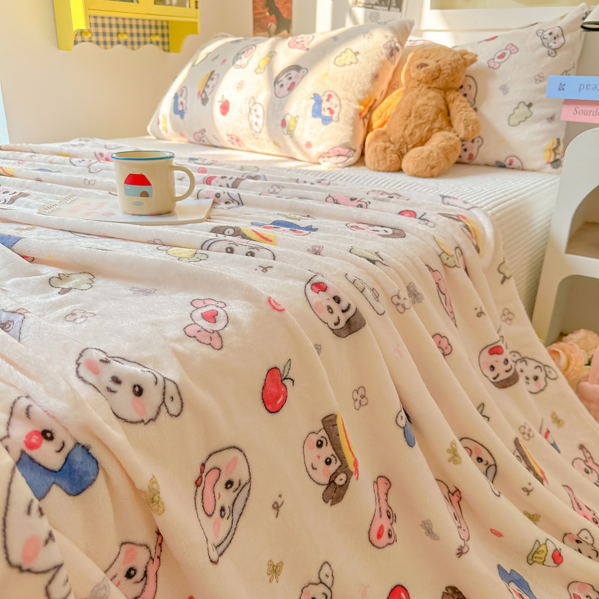 91家纺网 家纺一手货源 找家纺 韩巢家纺 2025新款四季可用牛奶绒多功能毛毯 糖果蜡笔