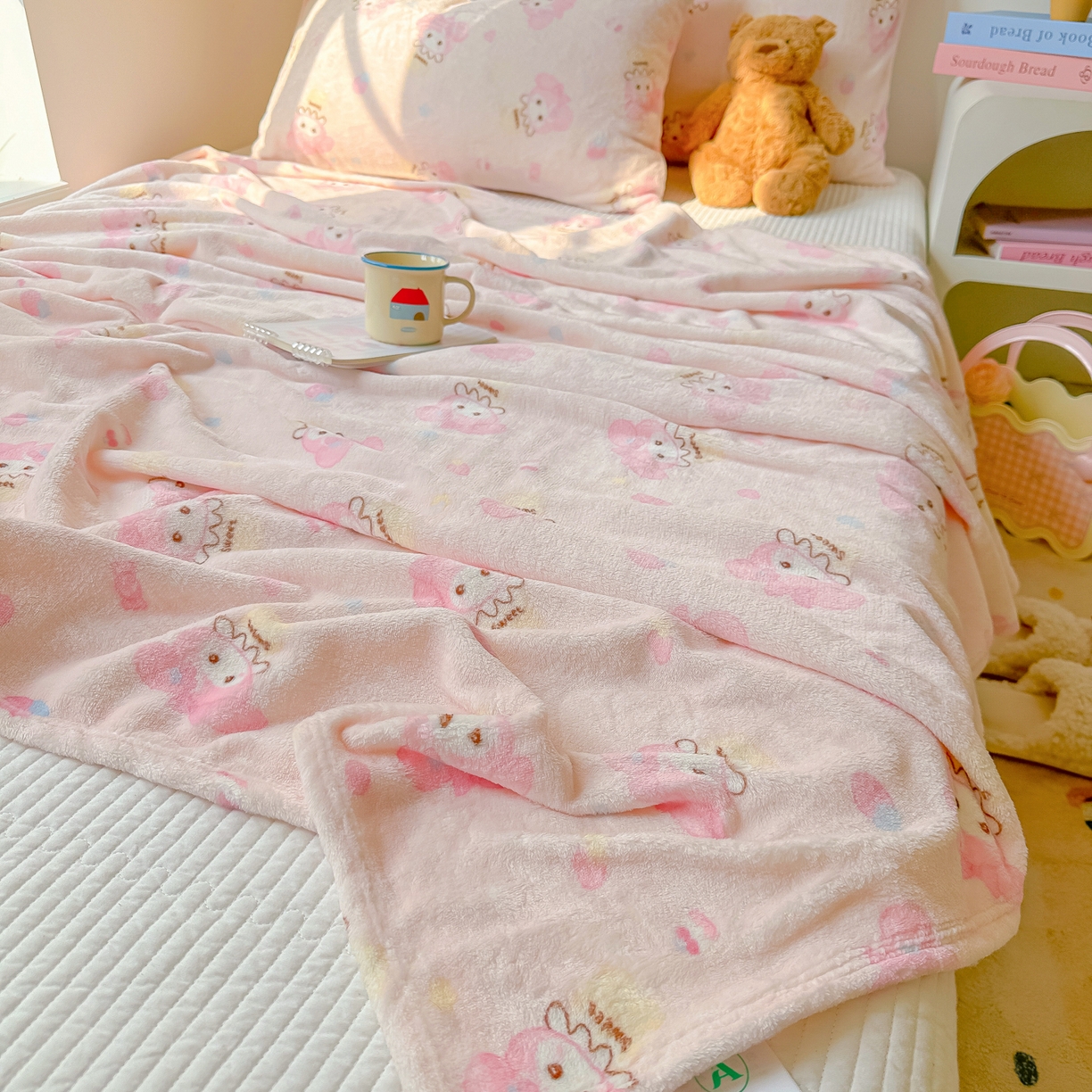 91家纺网 家纺一手货源 找家纺 韩巢家纺 2025新款四季可用牛奶绒多功能毛毯 甜茶小美