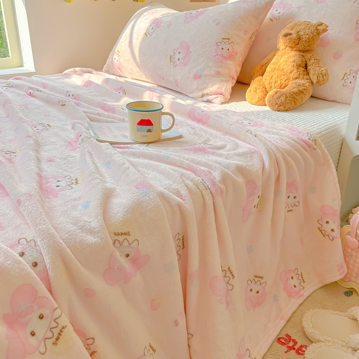 91家纺网 家纺一手货源 找家纺 韩巢家纺 2025新款四季可用牛奶绒多功能毛毯 甜茶小美