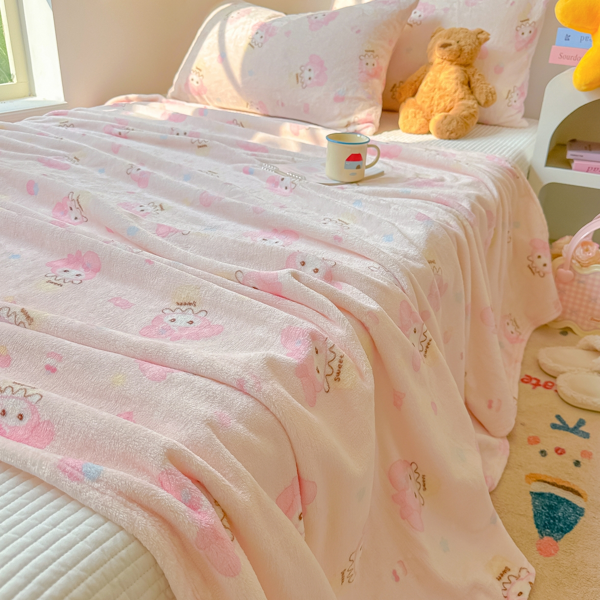 91家纺网 家纺一手货源 找家纺 韩巢家纺 2025新款四季可用牛奶绒多功能毛毯 甜茶小美