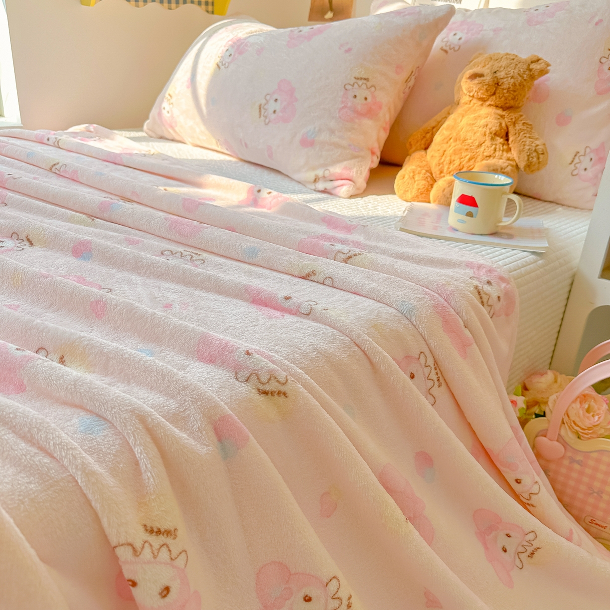 91家纺网 家纺一手货源 找家纺 韩巢家纺 2025新款四季可用牛奶绒多功能毛毯 甜茶小美