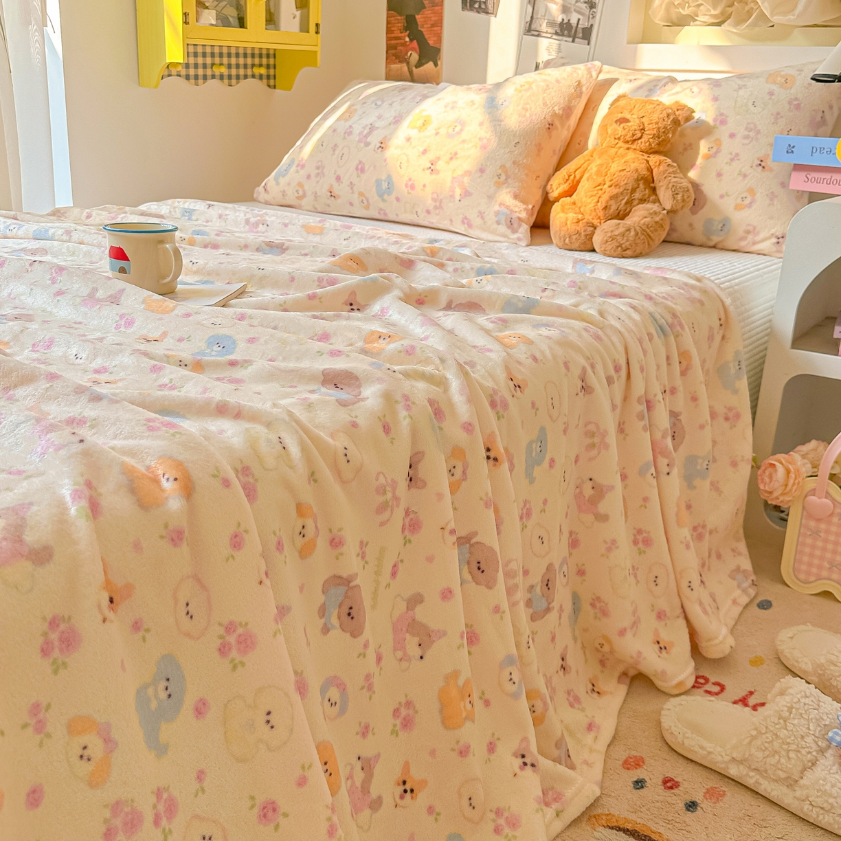 91家纺网 家纺一手货源 找家纺 韩巢家纺 2025新款四季可用牛奶绒多功能毛毯 小狗团子