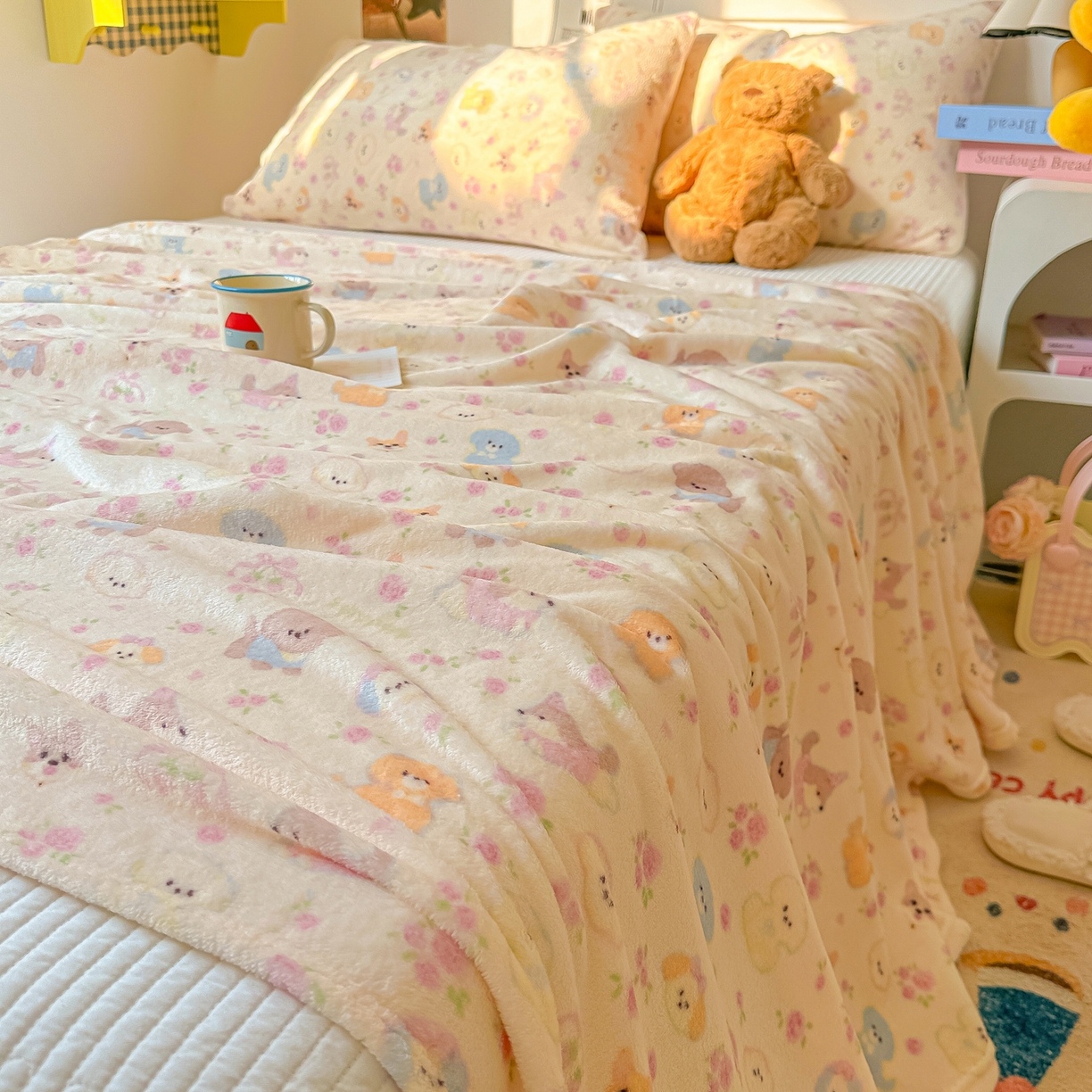 91家纺网 家纺一手货源 找家纺 韩巢家纺 2025新款四季可用牛奶绒多功能毛毯 小狗团子