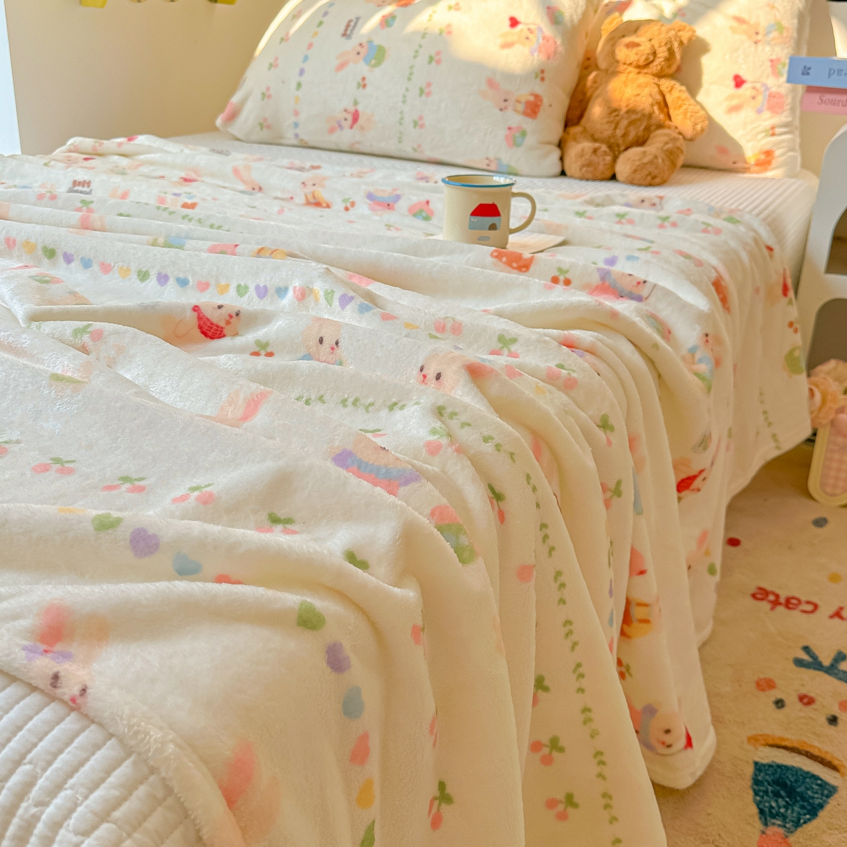 91家纺网 家纺一手货源 找家纺 韩巢家纺 2025新款四季可用牛奶绒多功能毛毯 小兔胡萝卜