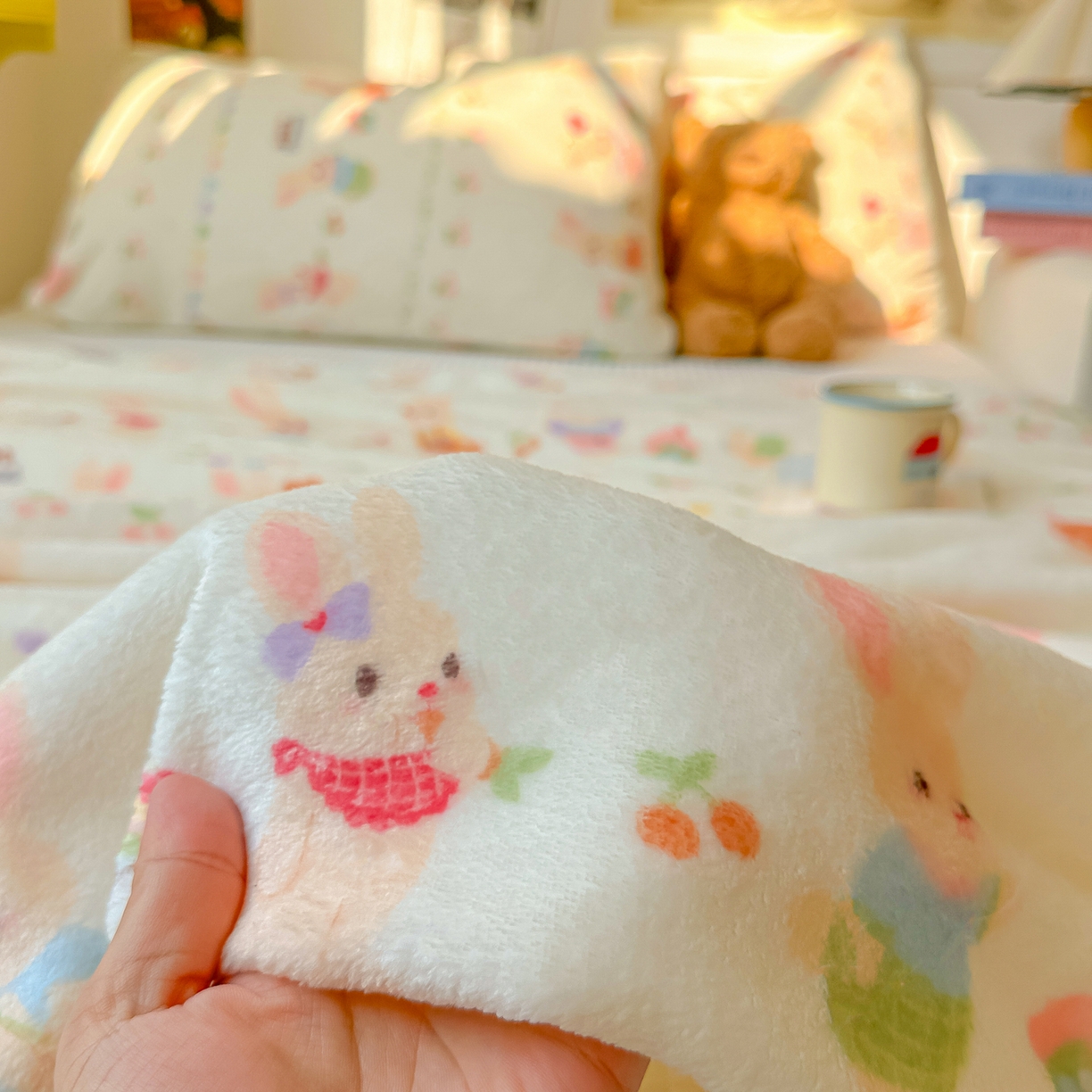 91家纺网 家纺一手货源 找家纺 韩巢家纺 2025新款四季可用牛奶绒多功能毛毯 小兔胡萝卜