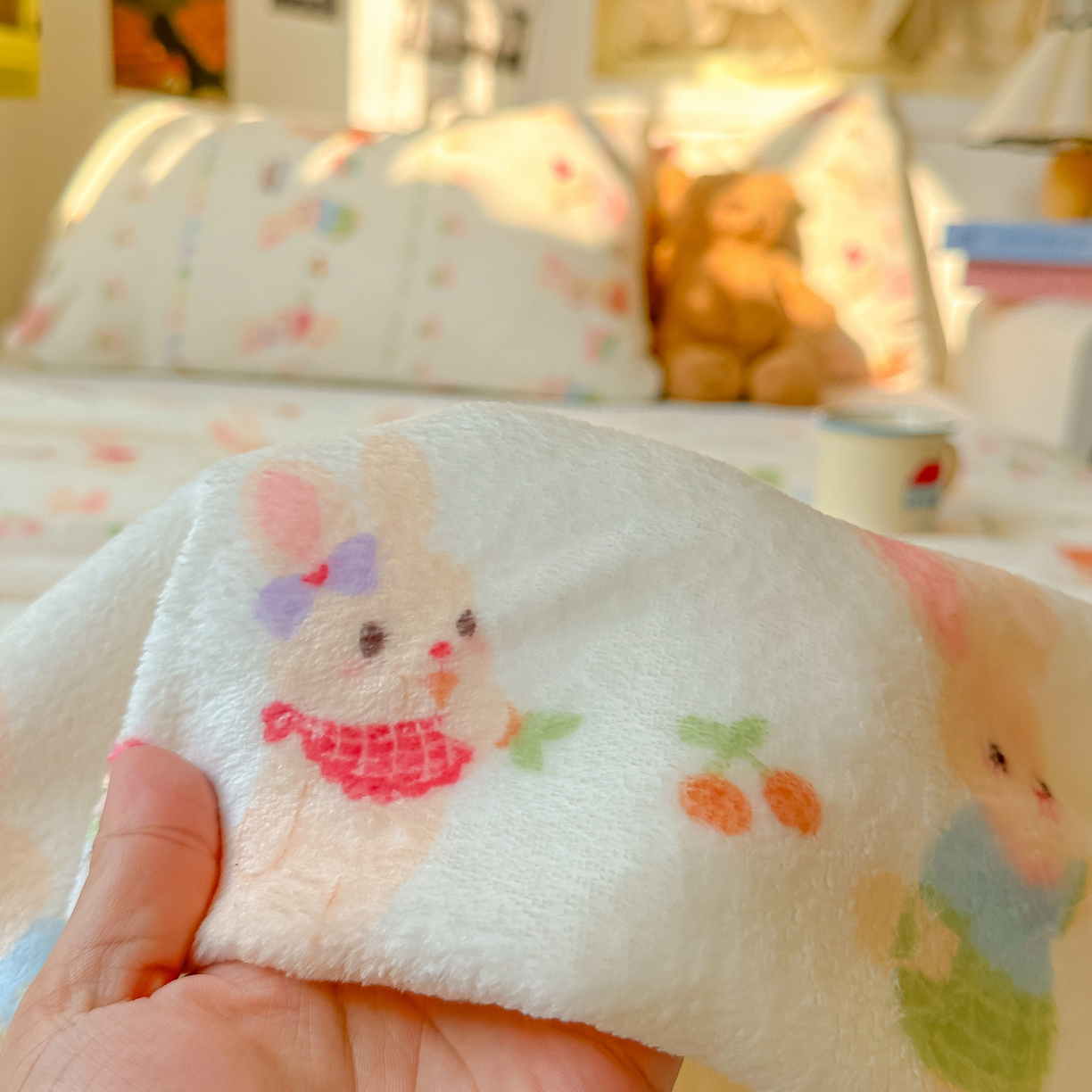 91家纺网 家纺一手货源 找家纺 韩巢家纺 2025新款四季可用牛奶绒多功能毛毯 小兔胡萝卜