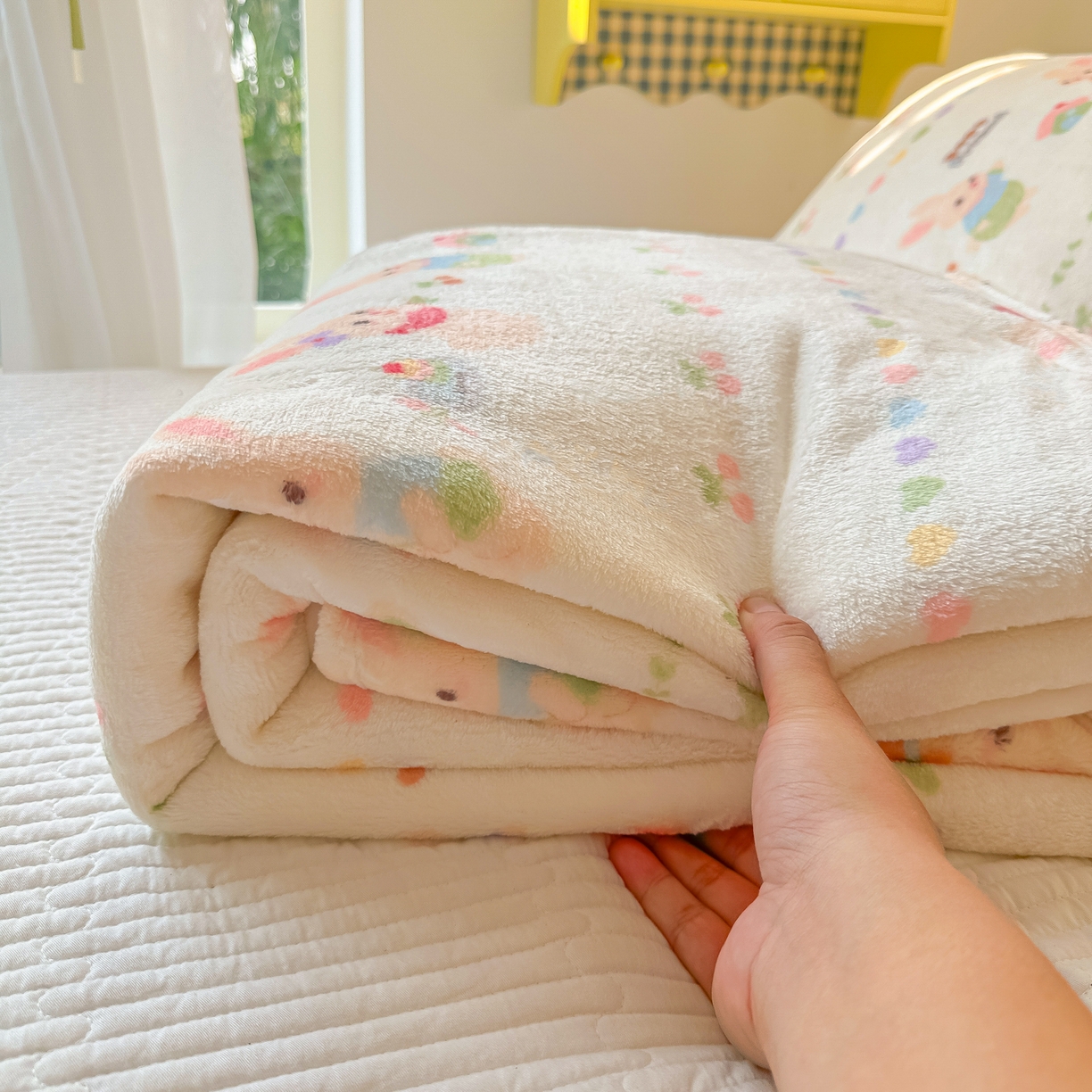 91家纺网 家纺一手货源 找家纺 韩巢家纺 2025新款四季可用牛奶绒多功能毛毯 小兔胡萝卜