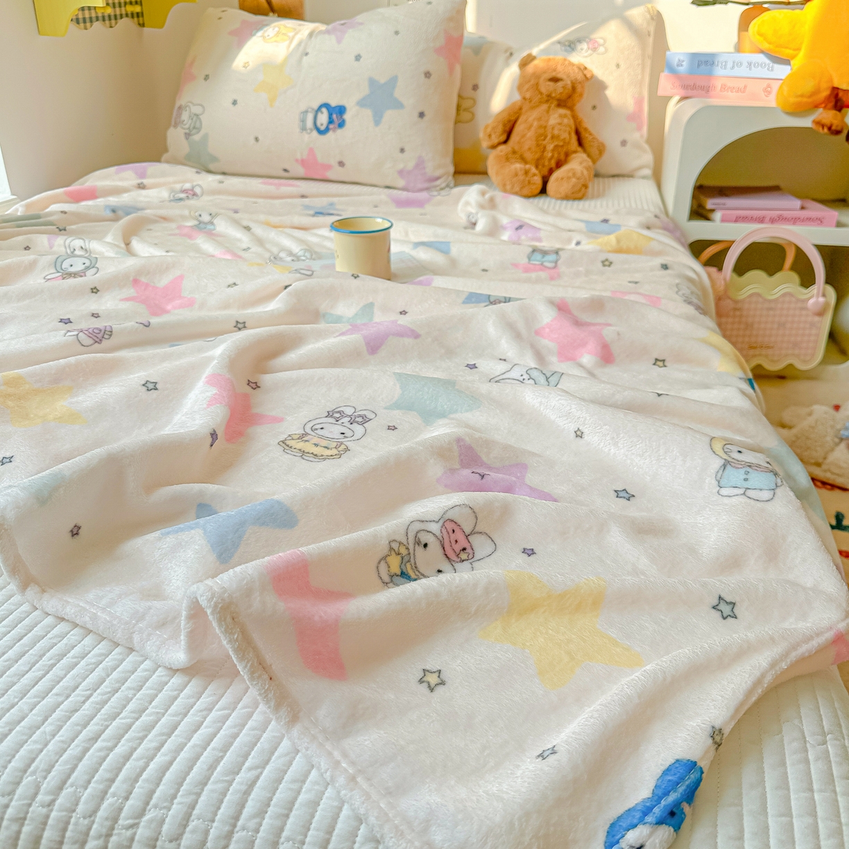 91家纺网 家纺一手货源 找家纺 韩巢家纺 2025新款四季可用牛奶绒多功能毛毯 星星米菲