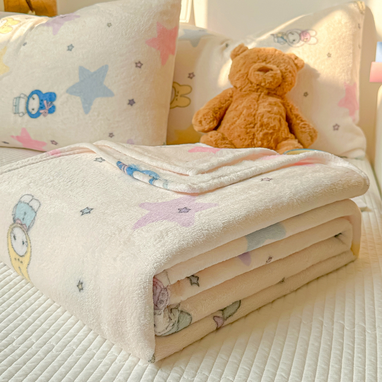 91家纺网 家纺一手货源 找家纺 韩巢家纺 2025新款四季可用牛奶绒多功能毛毯 星星米菲