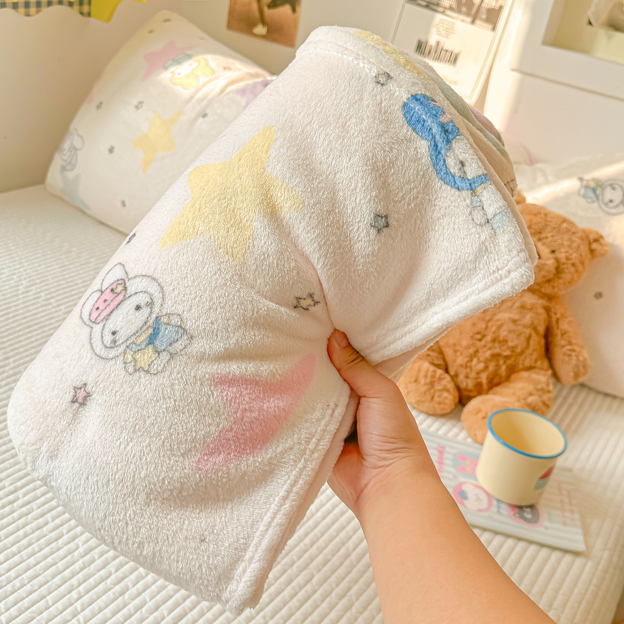 91家纺网 家纺一手货源 找家纺 韩巢家纺 2025新款四季可用牛奶绒多功能毛毯 星星米菲