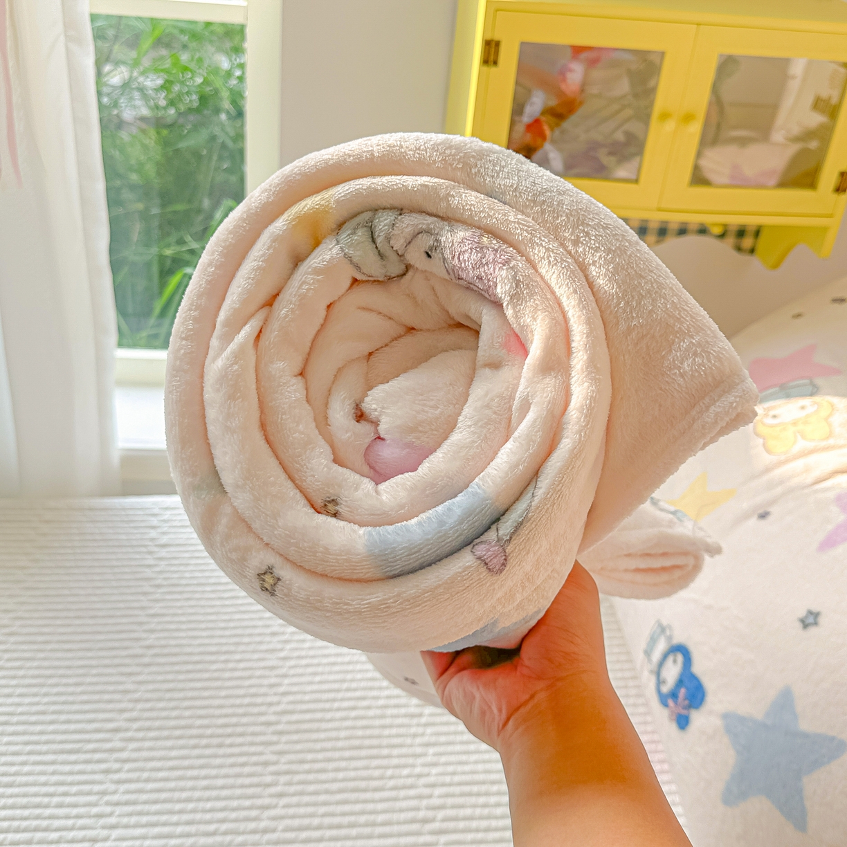 91家纺网 家纺一手货源 找家纺 韩巢家纺 2025新款四季可用牛奶绒多功能毛毯 星星米菲