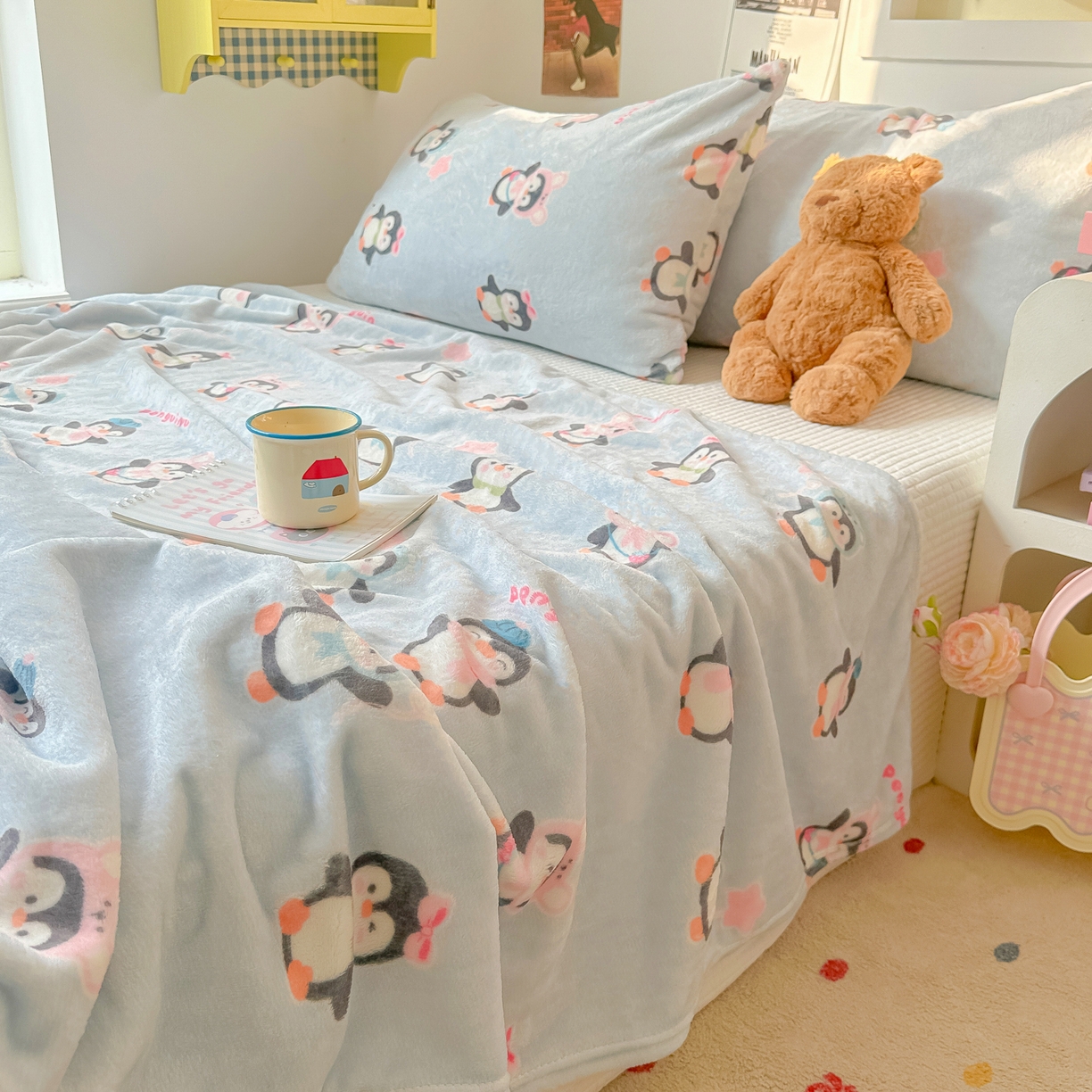 91家纺网 家纺一手货源 找家纺 韩巢家纺 2025新款四季可用牛奶绒多功能毛毯 QQ企鹅