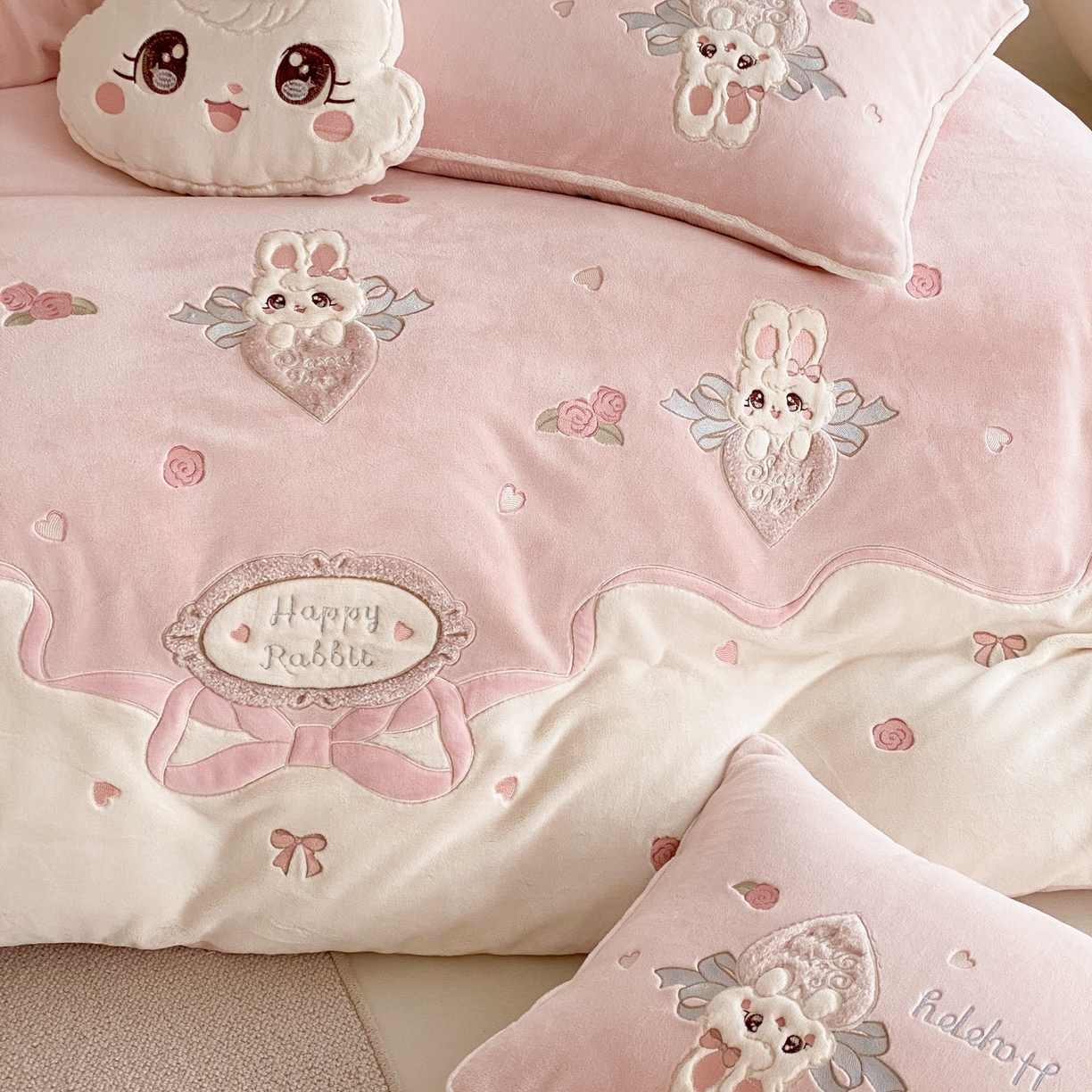 91家纺网 家纺一手货源 找家纺 （总）MIU缪家居 2025新款牛奶绒四件套-快乐甜心